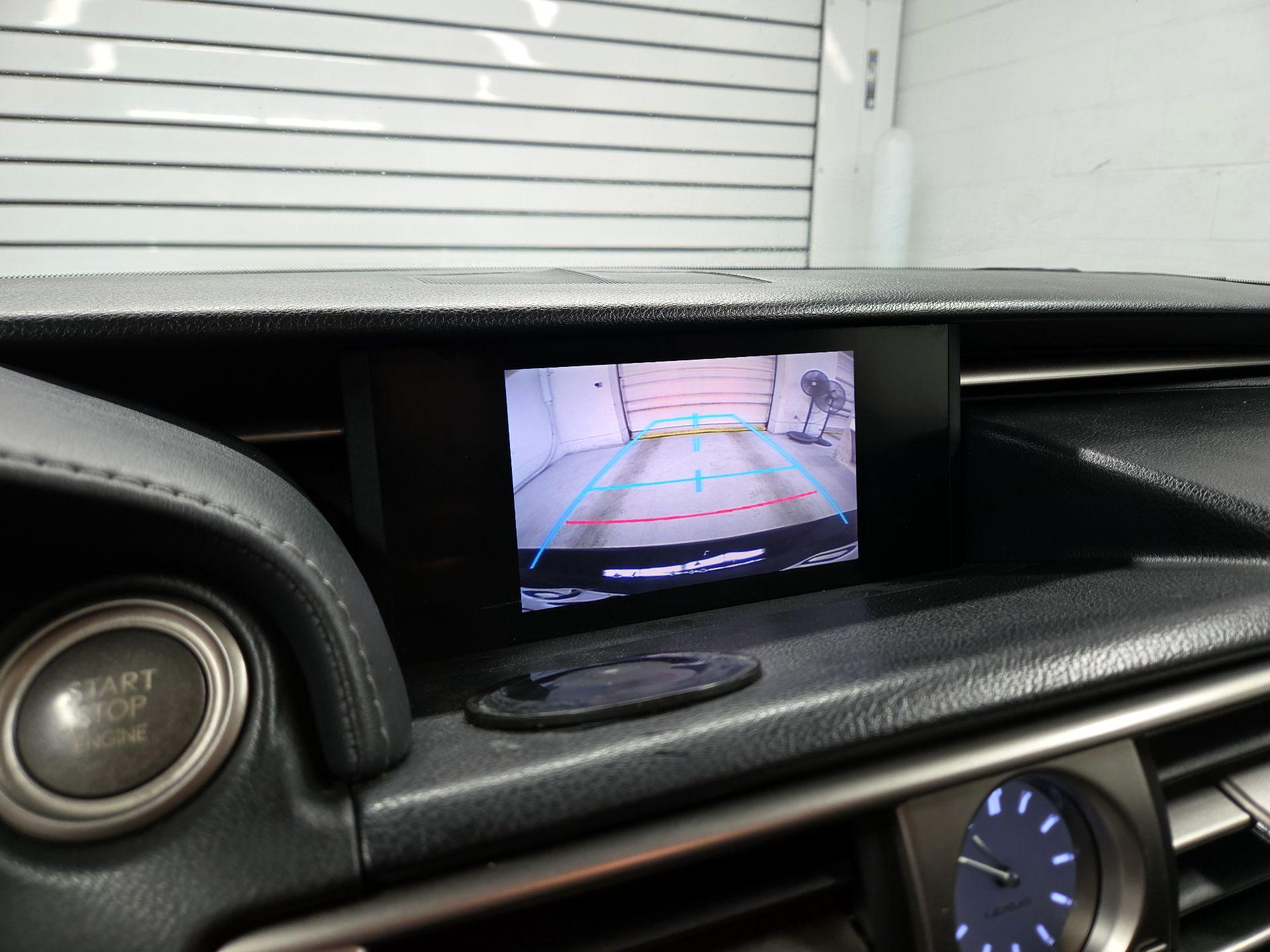 Thumbnail: 2014 Lexus IS - 14