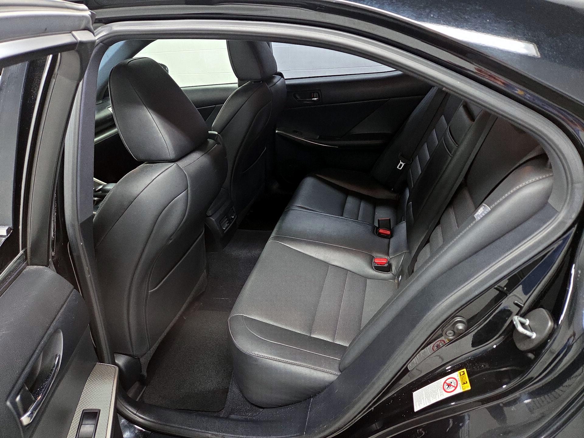 Thumbnail: 2014 Lexus IS - 19