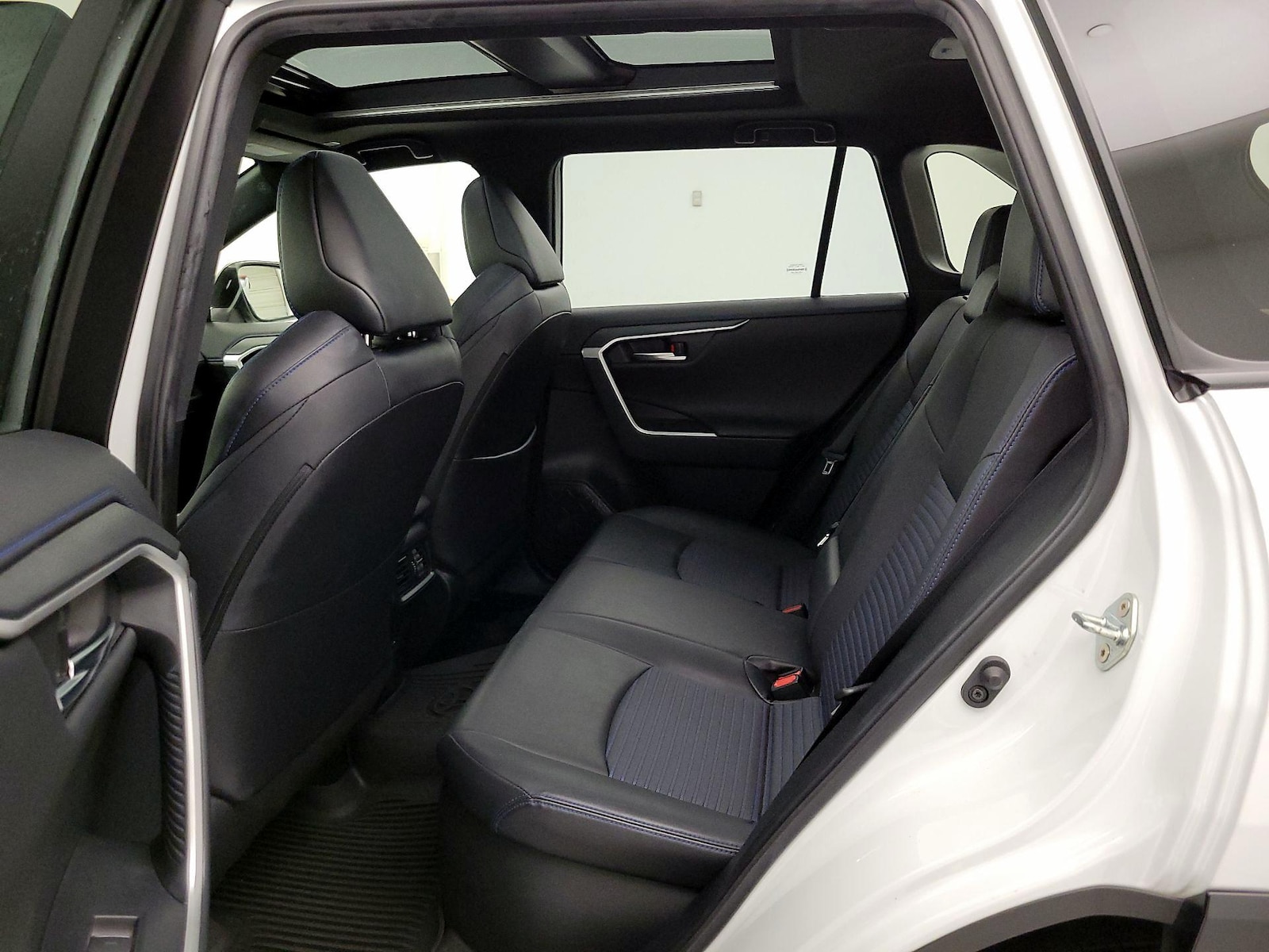 2024 Toyota RAV4 XSE - Photo 21