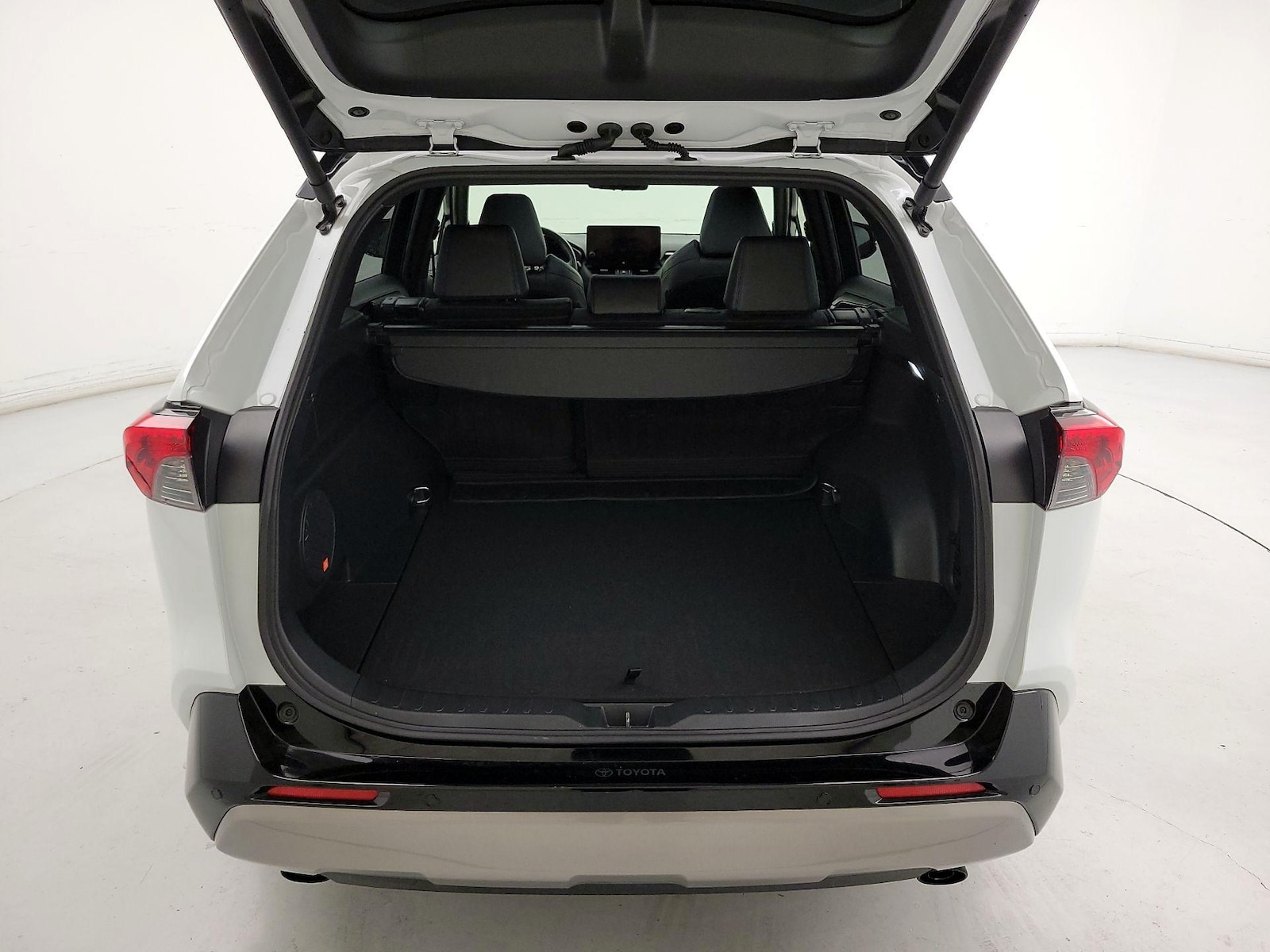 2024 Toyota RAV4 XSE - Photo 22