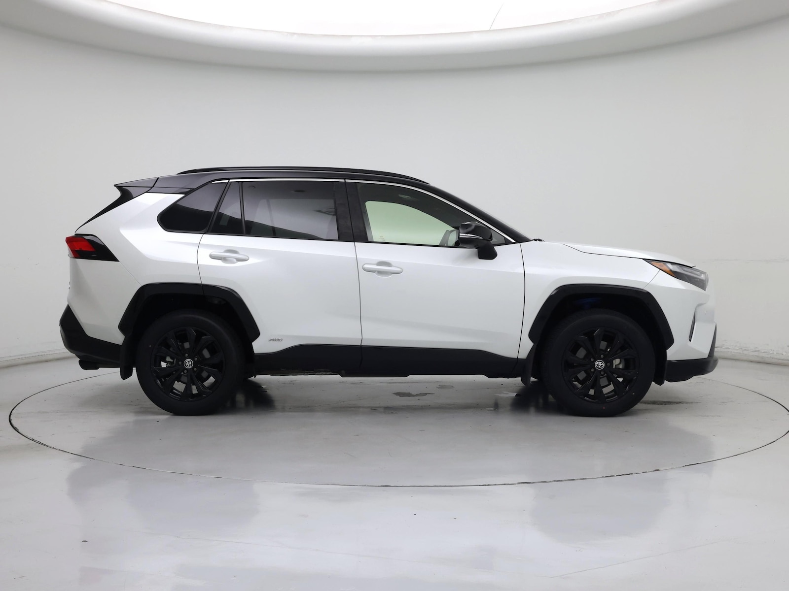 2024 Toyota RAV4 XSE - Photo 8