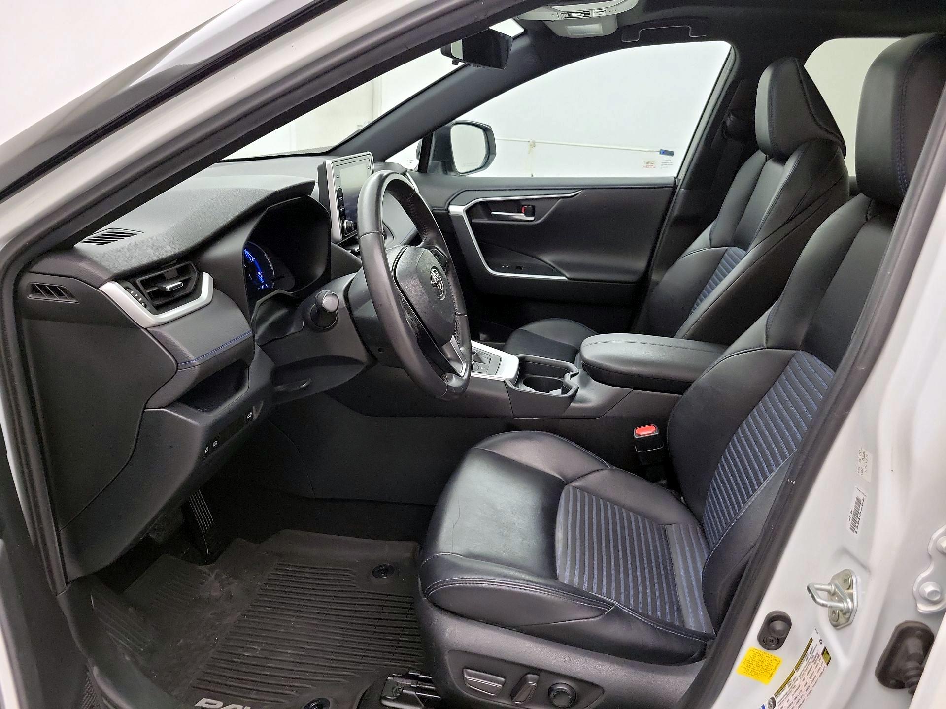 Thumbnail: 2020 Toyota RAV4 - 11