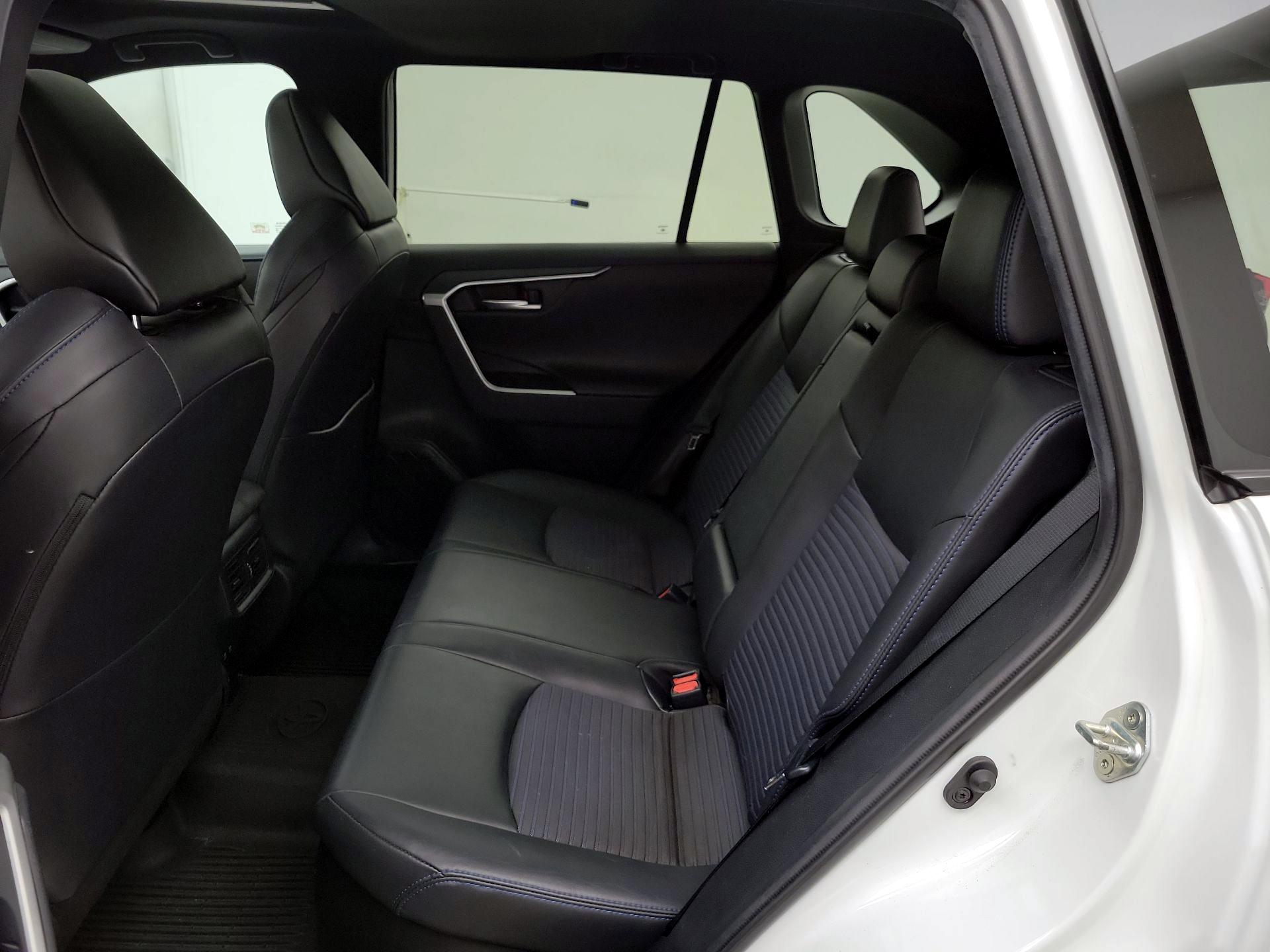 Thumbnail: 2020 Toyota RAV4 - 20
