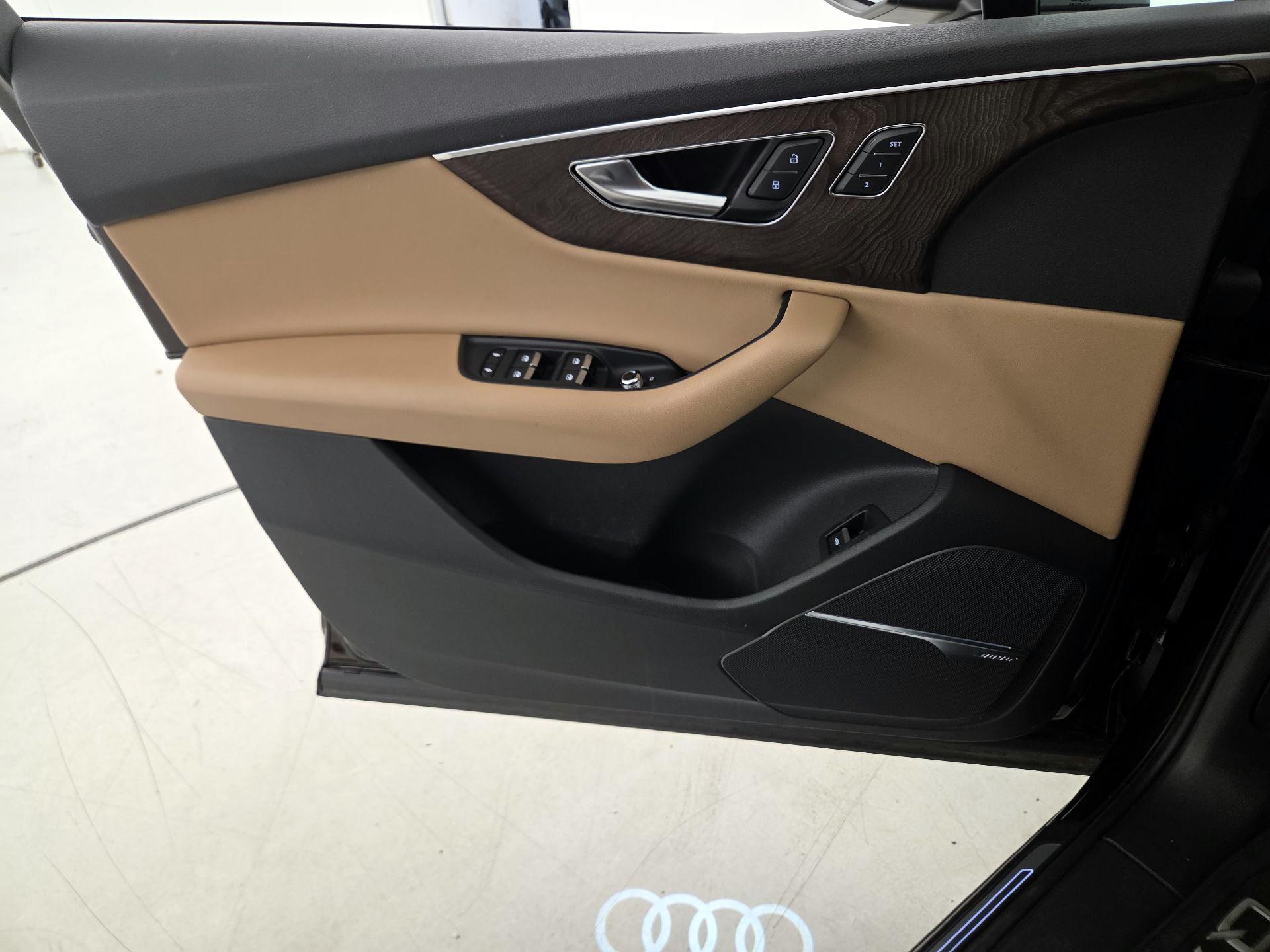Thumbnail: 2020 Audi Q7 - 12