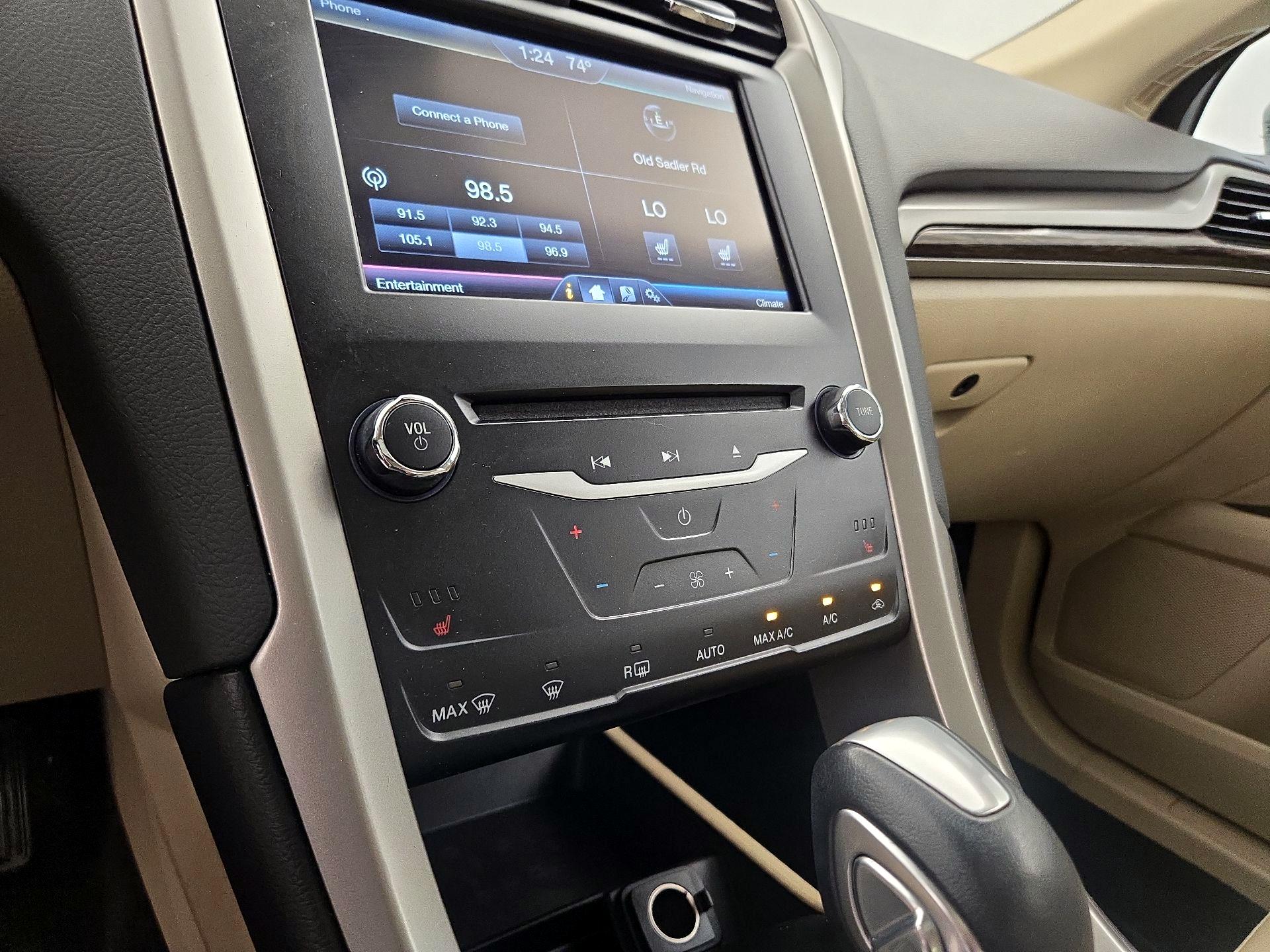Thumbnail: 2014 Ford Fusion - 16