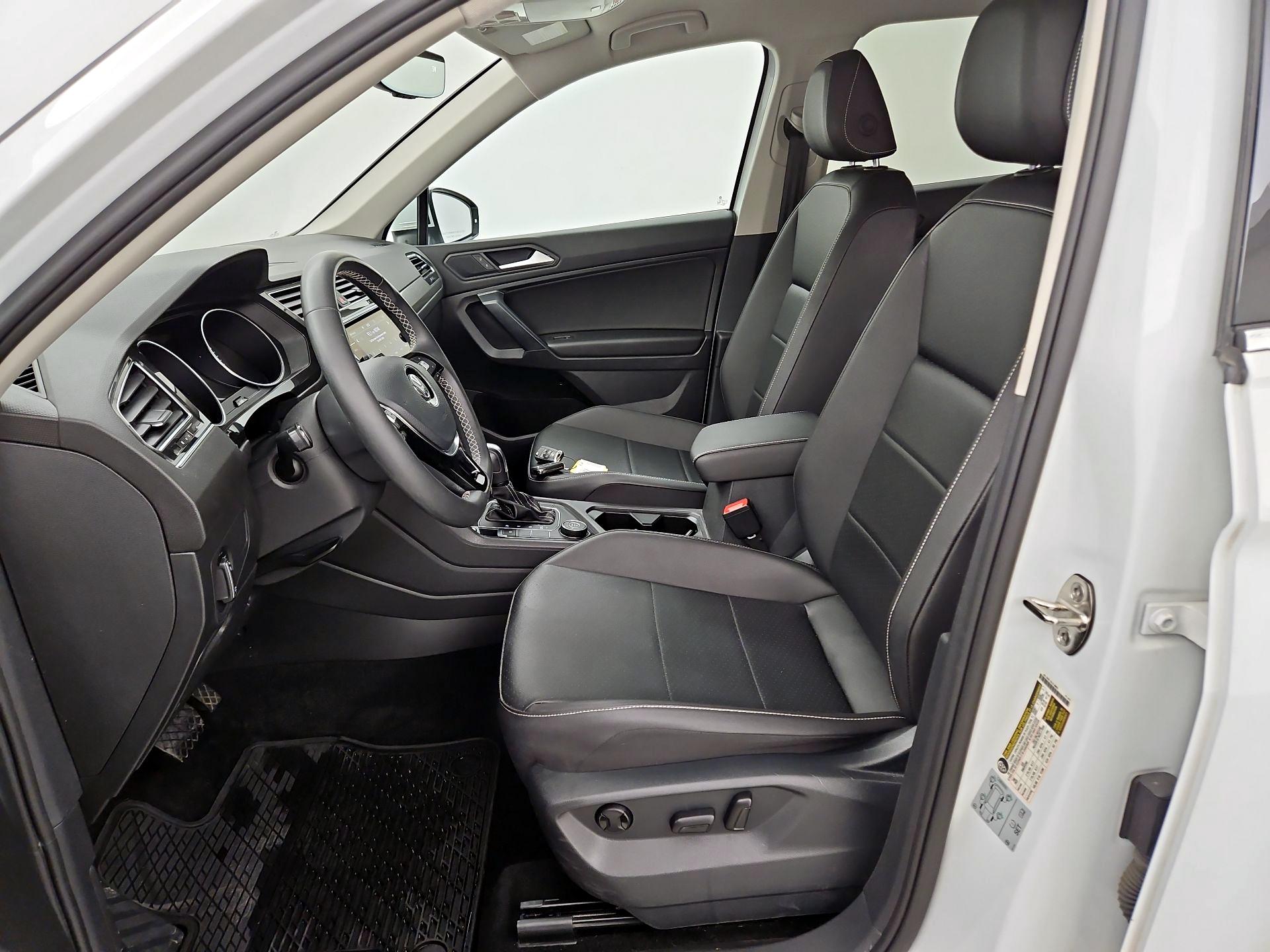Thumbnail: 2021 Volkswagen Tiguan - 11