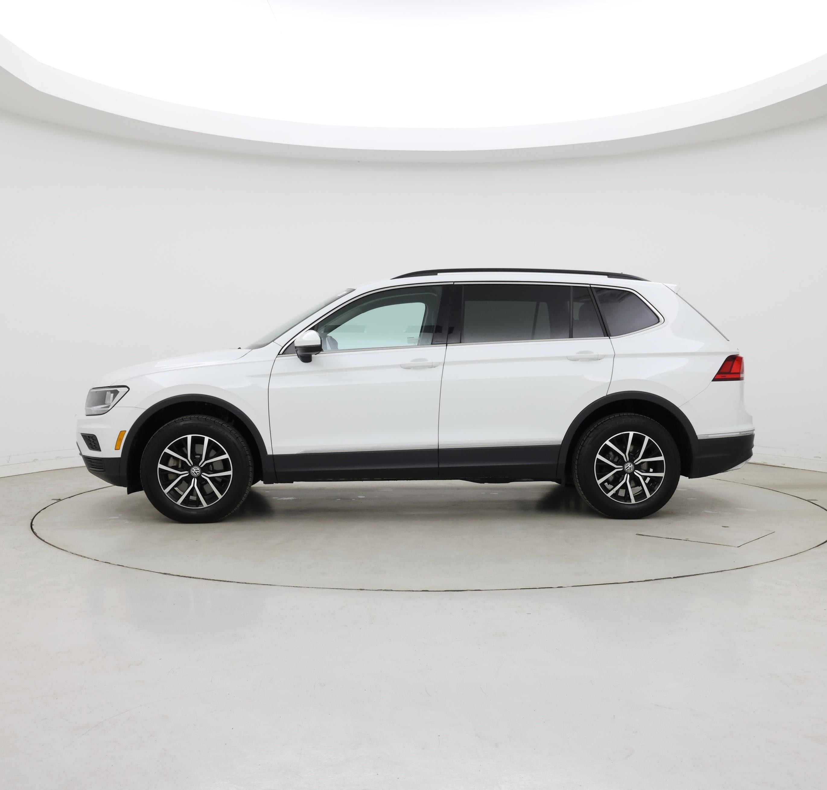 Thumbnail: 2021 Volkswagen Tiguan - 3