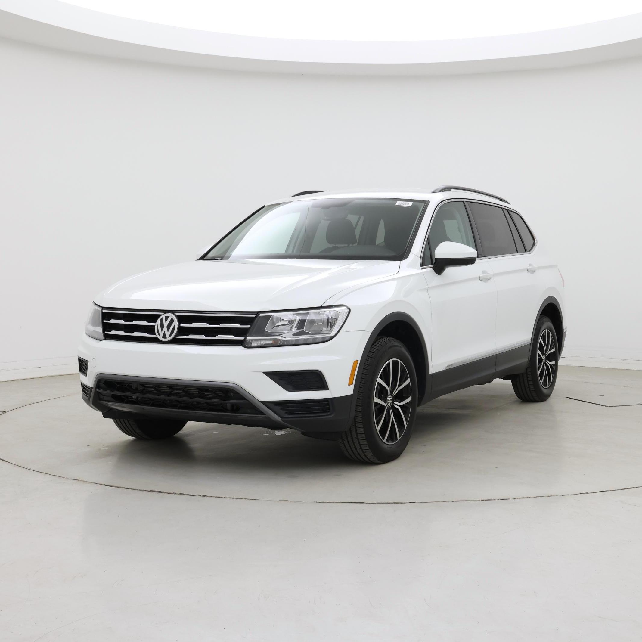 Thumbnail: 2021 Volkswagen Tiguan - 4