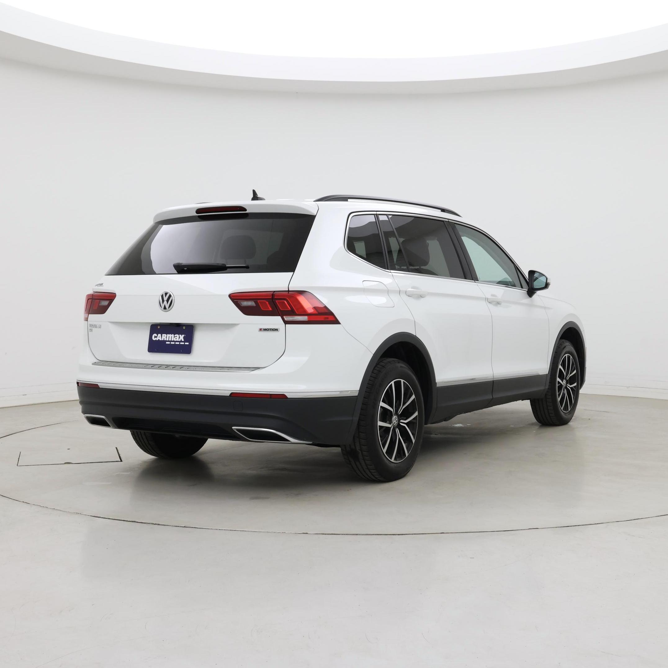 Thumbnail: 2021 Volkswagen Tiguan - 8