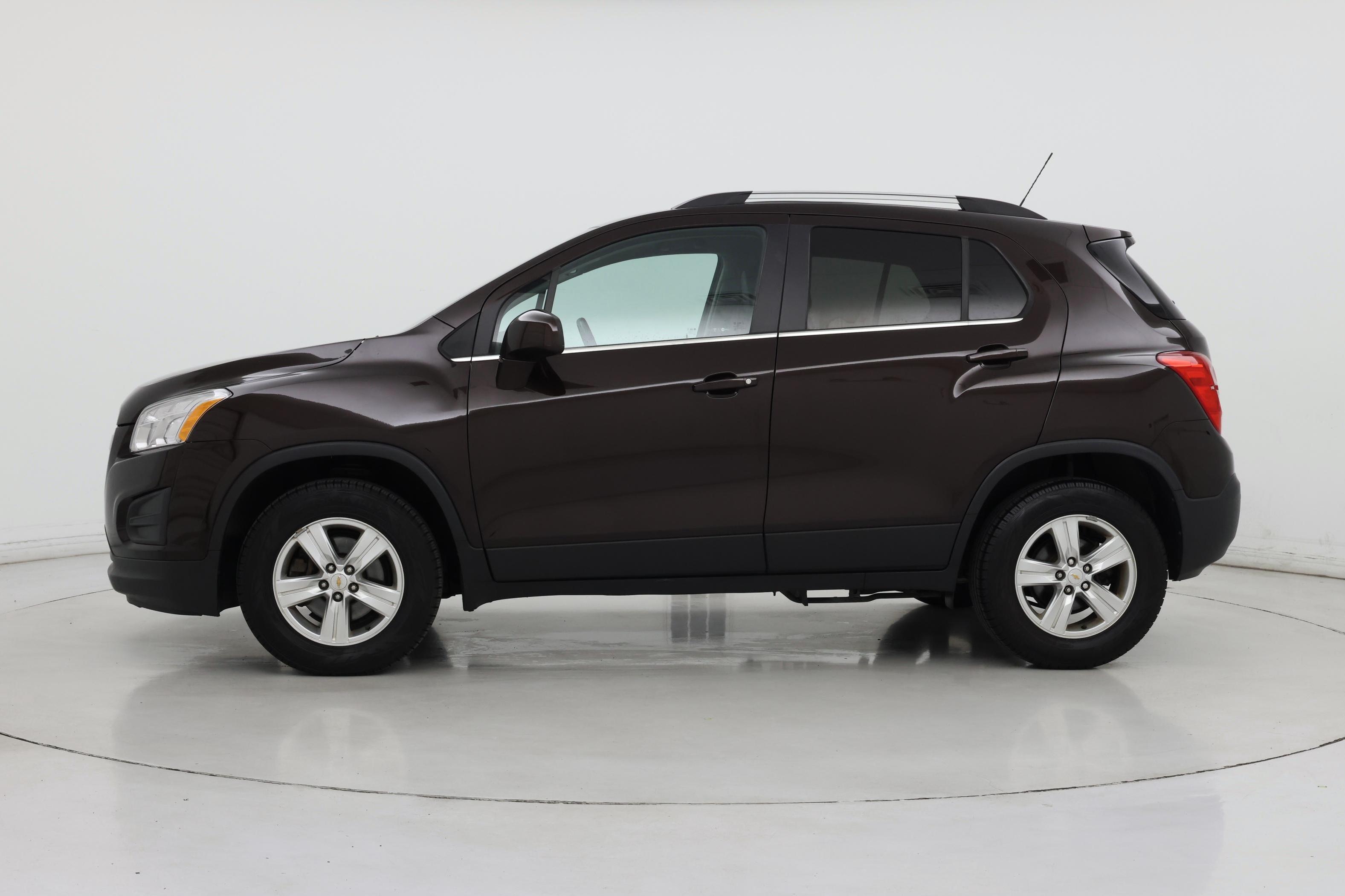 Thumbnail: 2016 Chevrolet Trax - 3