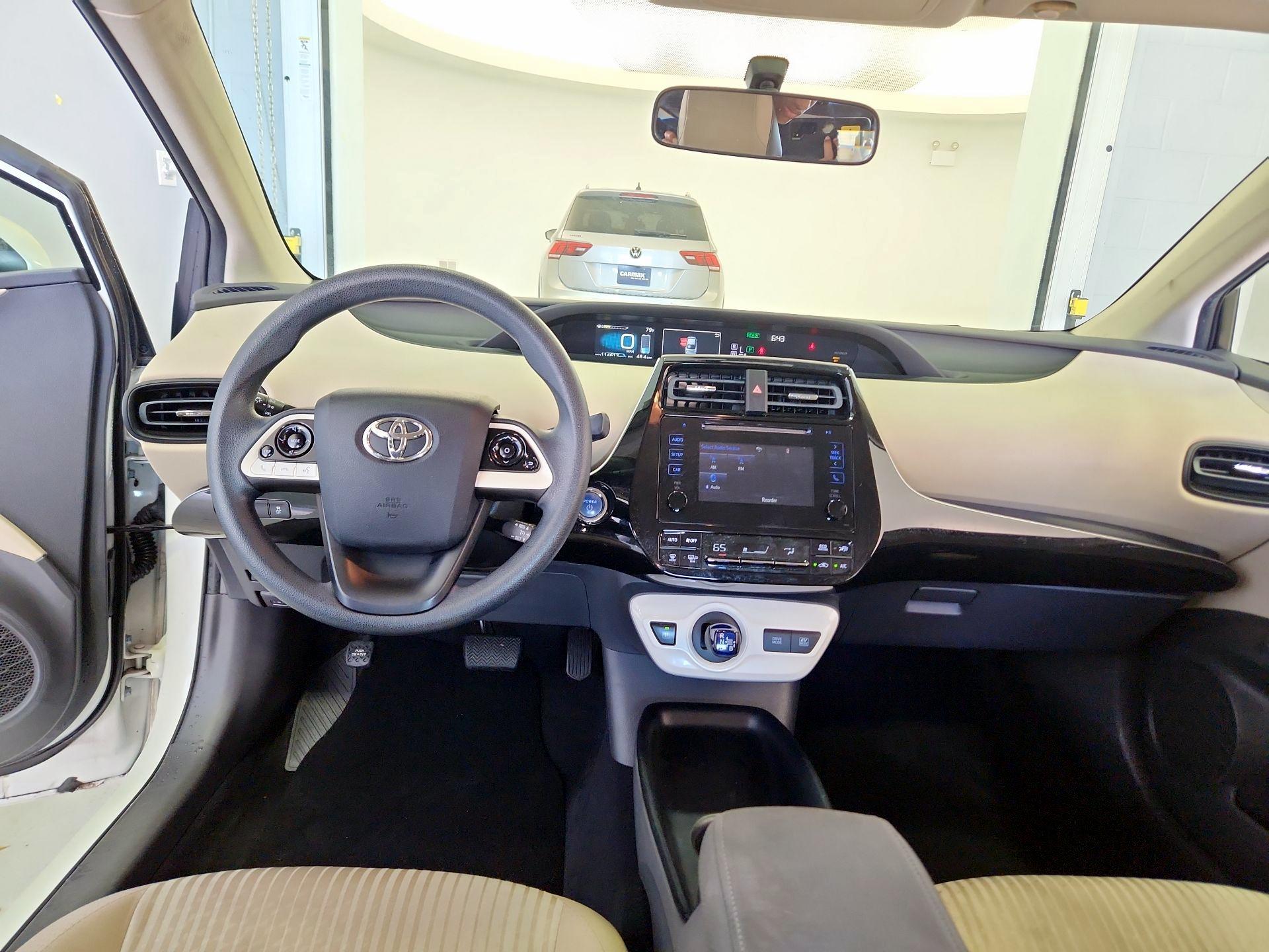 Thumbnail: 2016 Toyota Prius - 9