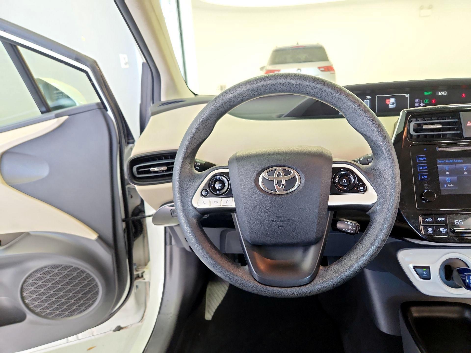 Thumbnail: 2016 Toyota Prius - 10