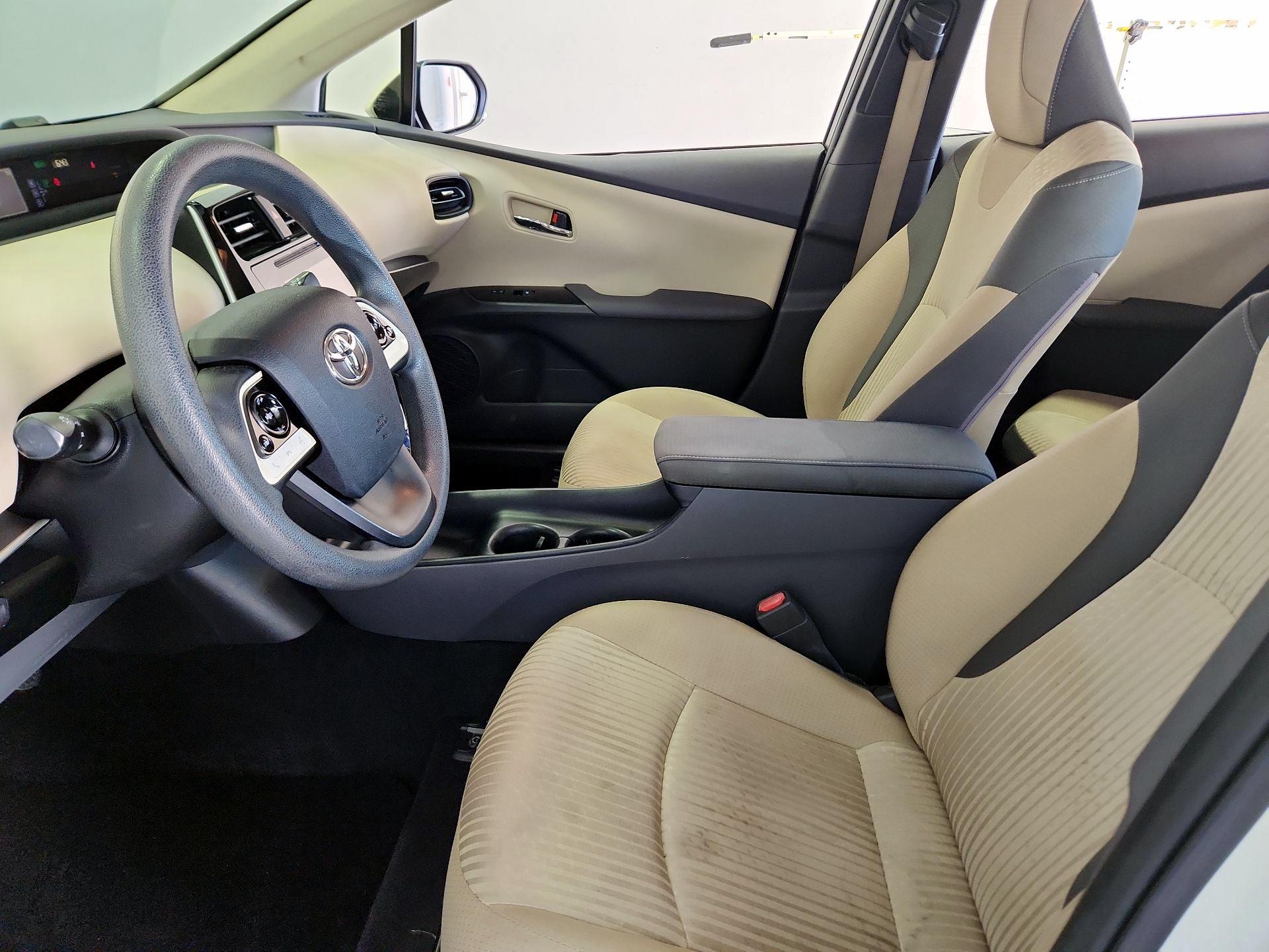 Thumbnail: 2016 Toyota Prius - 11