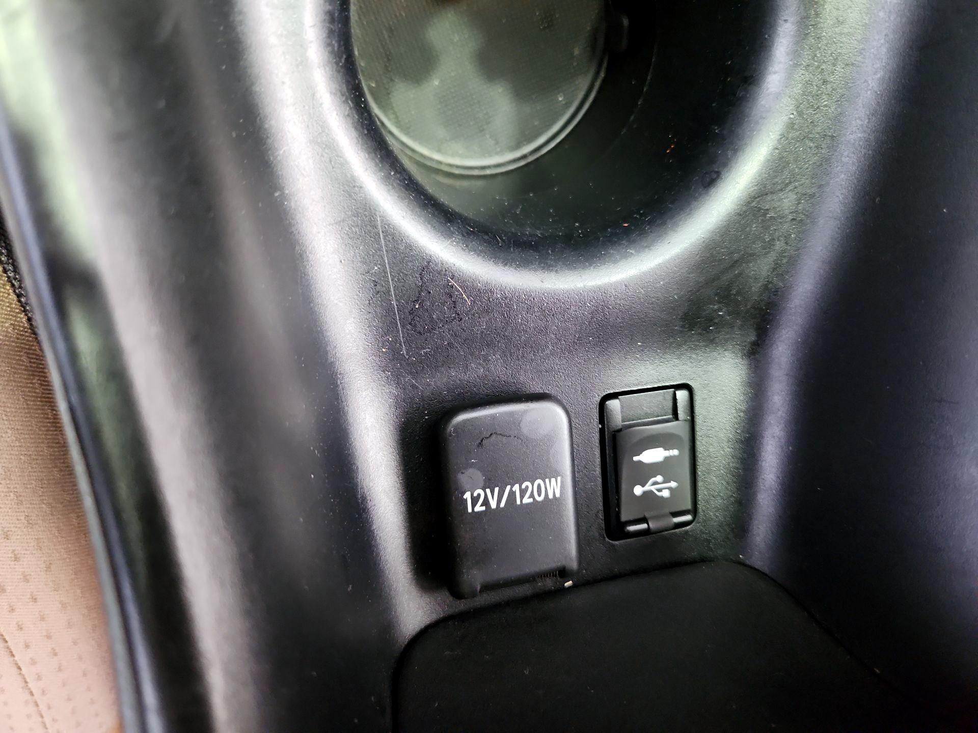 Thumbnail: 2016 Toyota Prius - 18