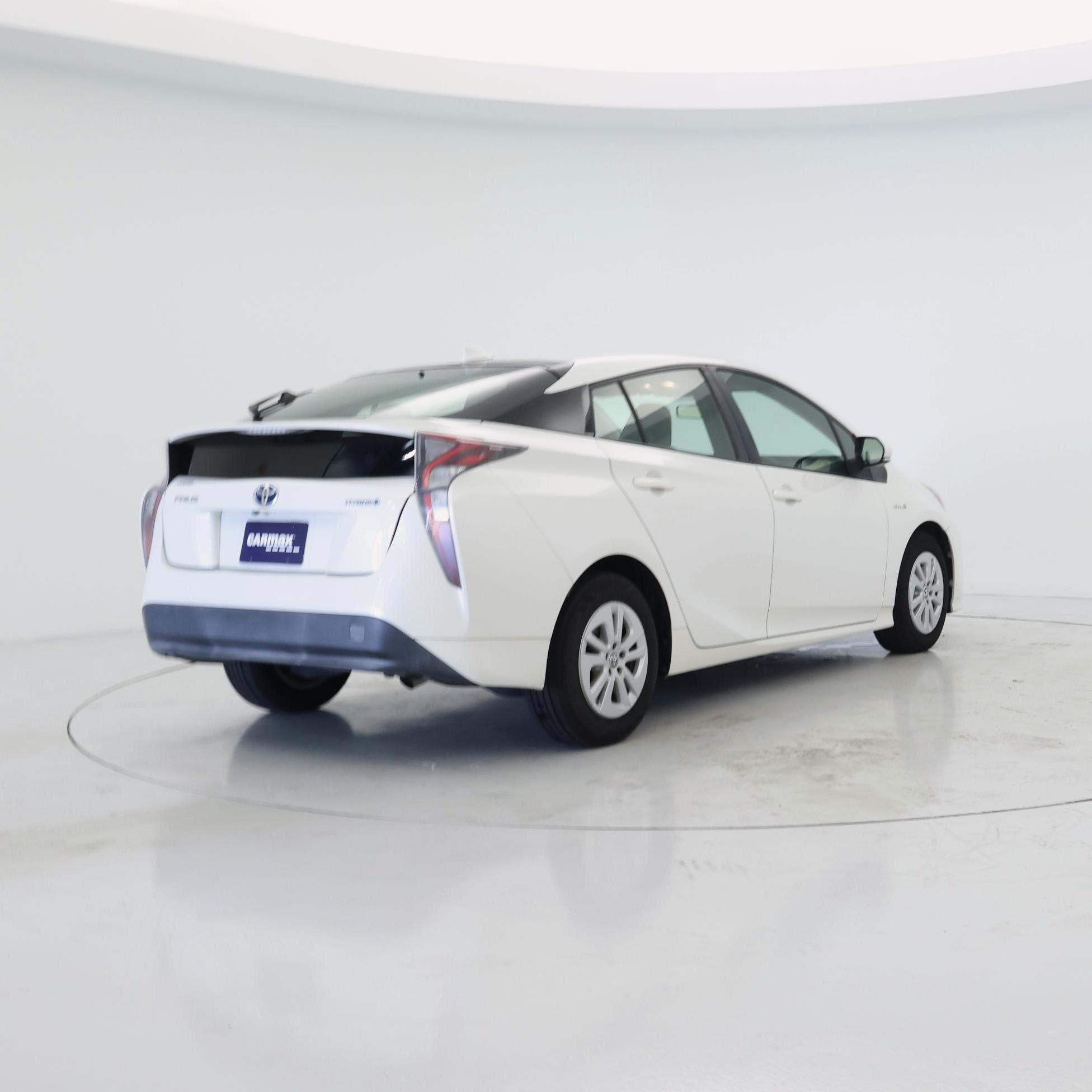 Thumbnail: 2016 Toyota Prius - 8