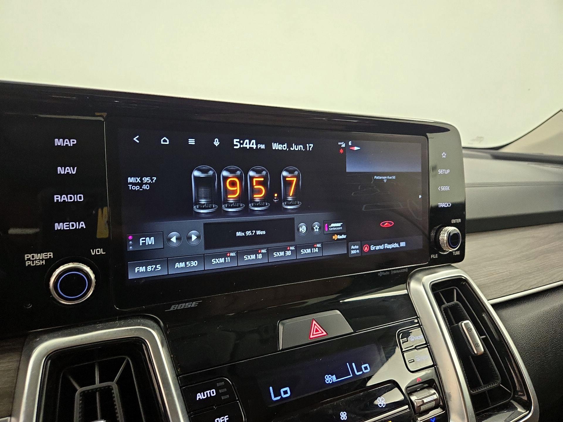 Thumbnail: 2022 Kia Sorento - 16