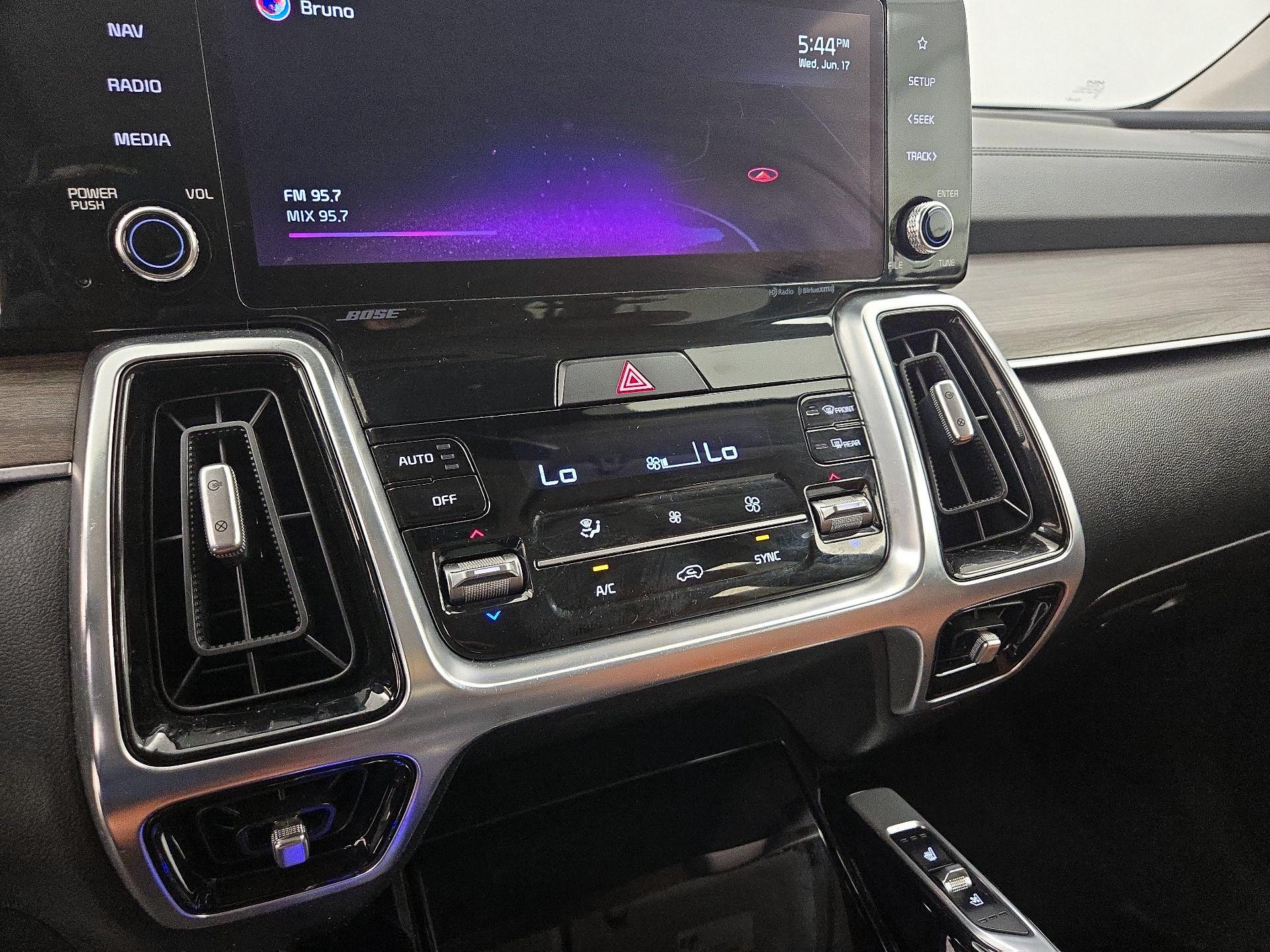Thumbnail: 2022 Kia Sorento - 17