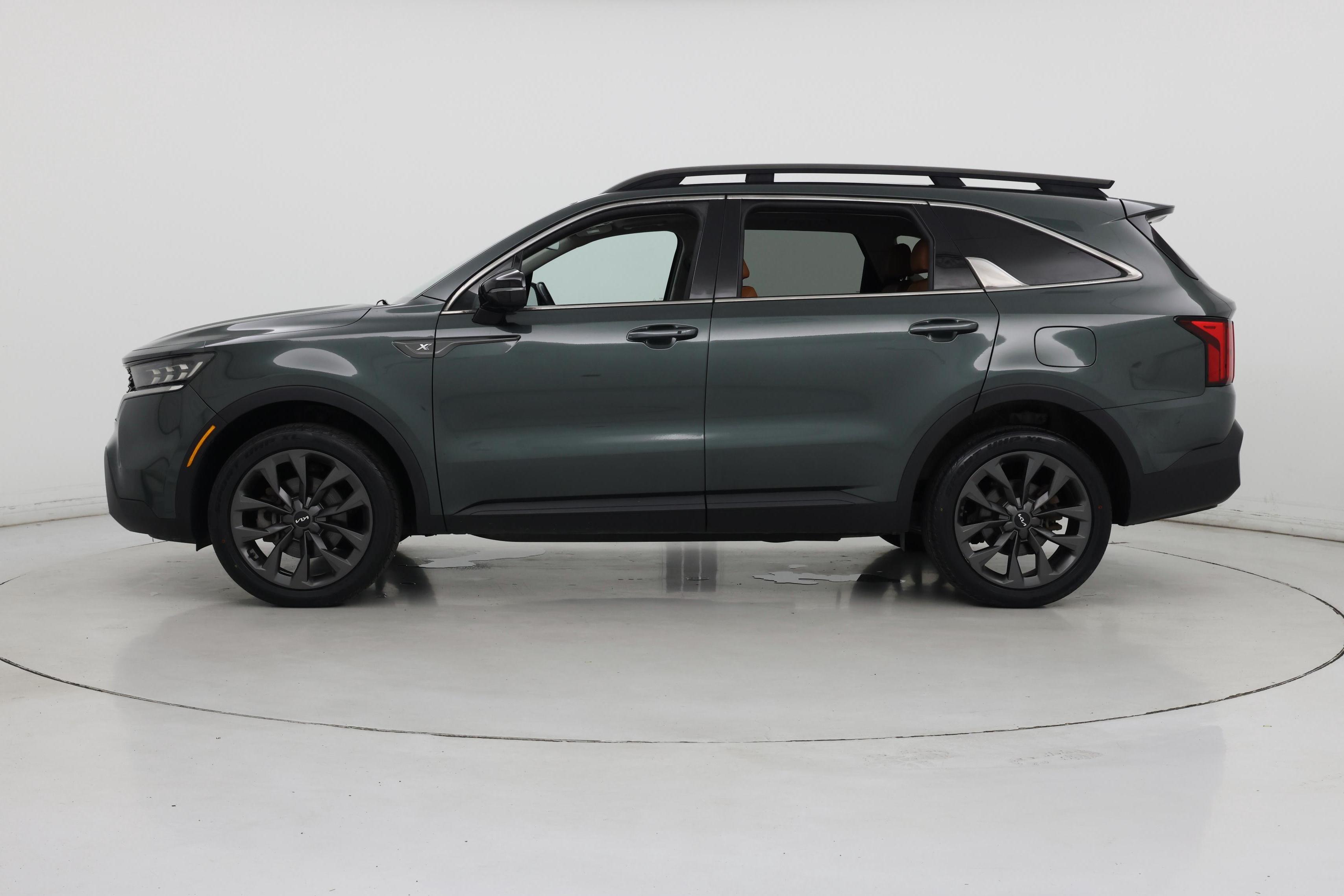 Thumbnail: 2022 Kia Sorento - 3