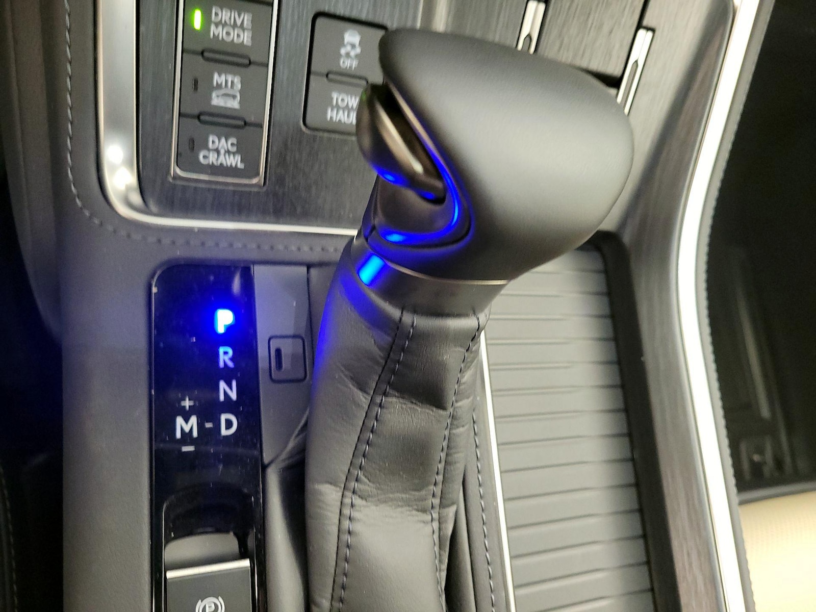 2026 Lexus GX Overtrail+ - Photo 18