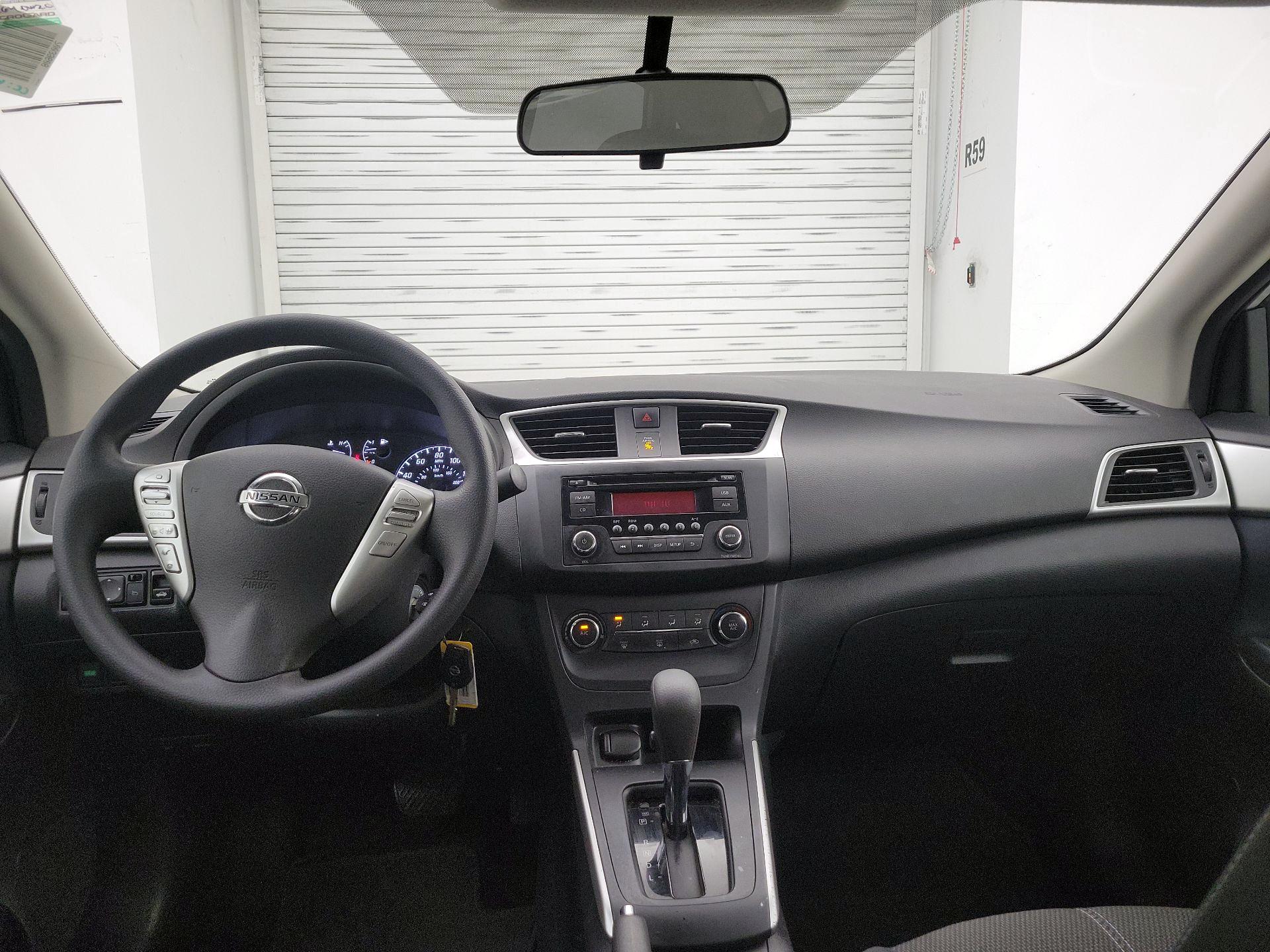 Thumbnail: 2016 Nissan Sentra - 9