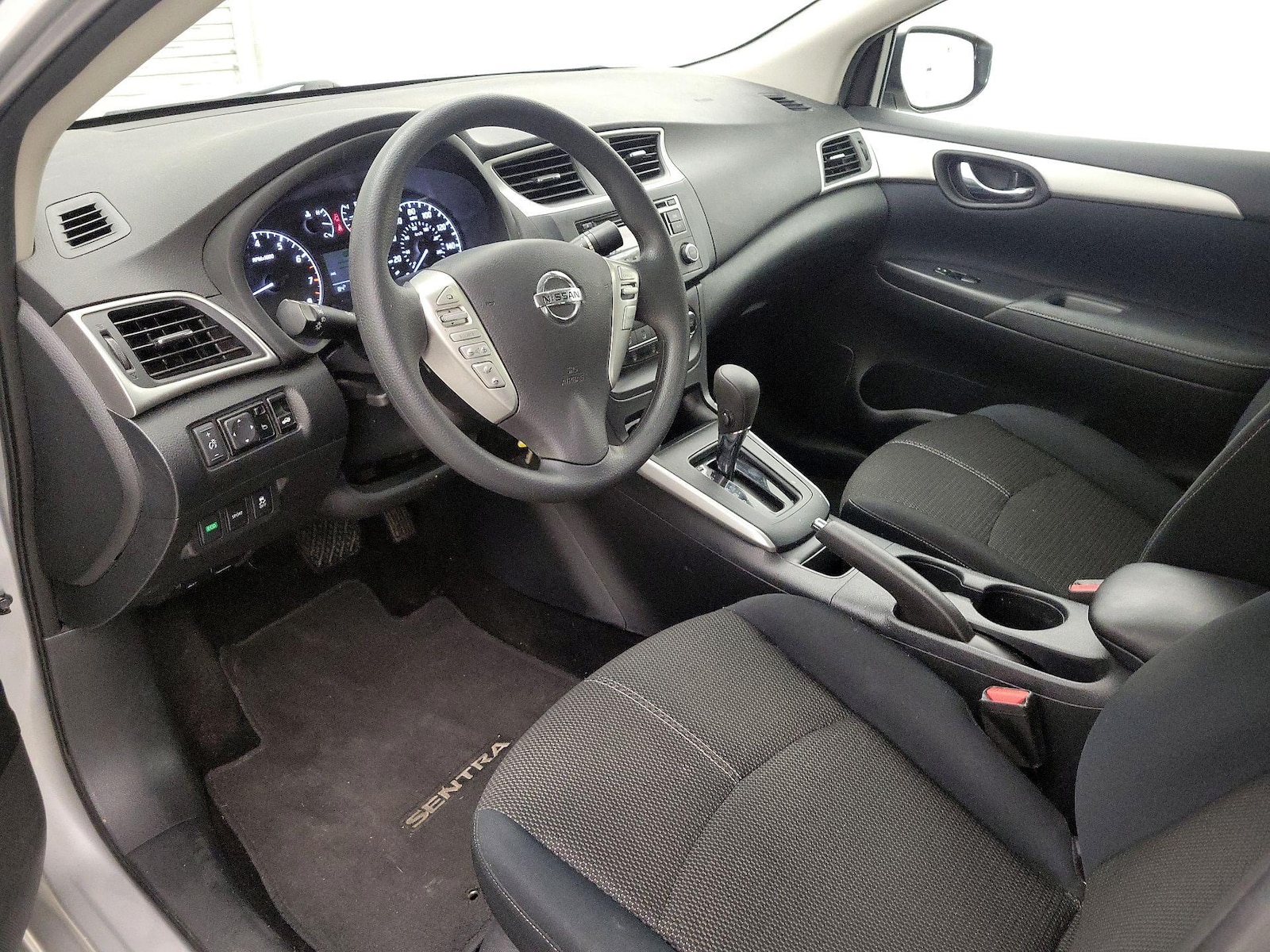2016 Nissan Sentra S - Photo 12