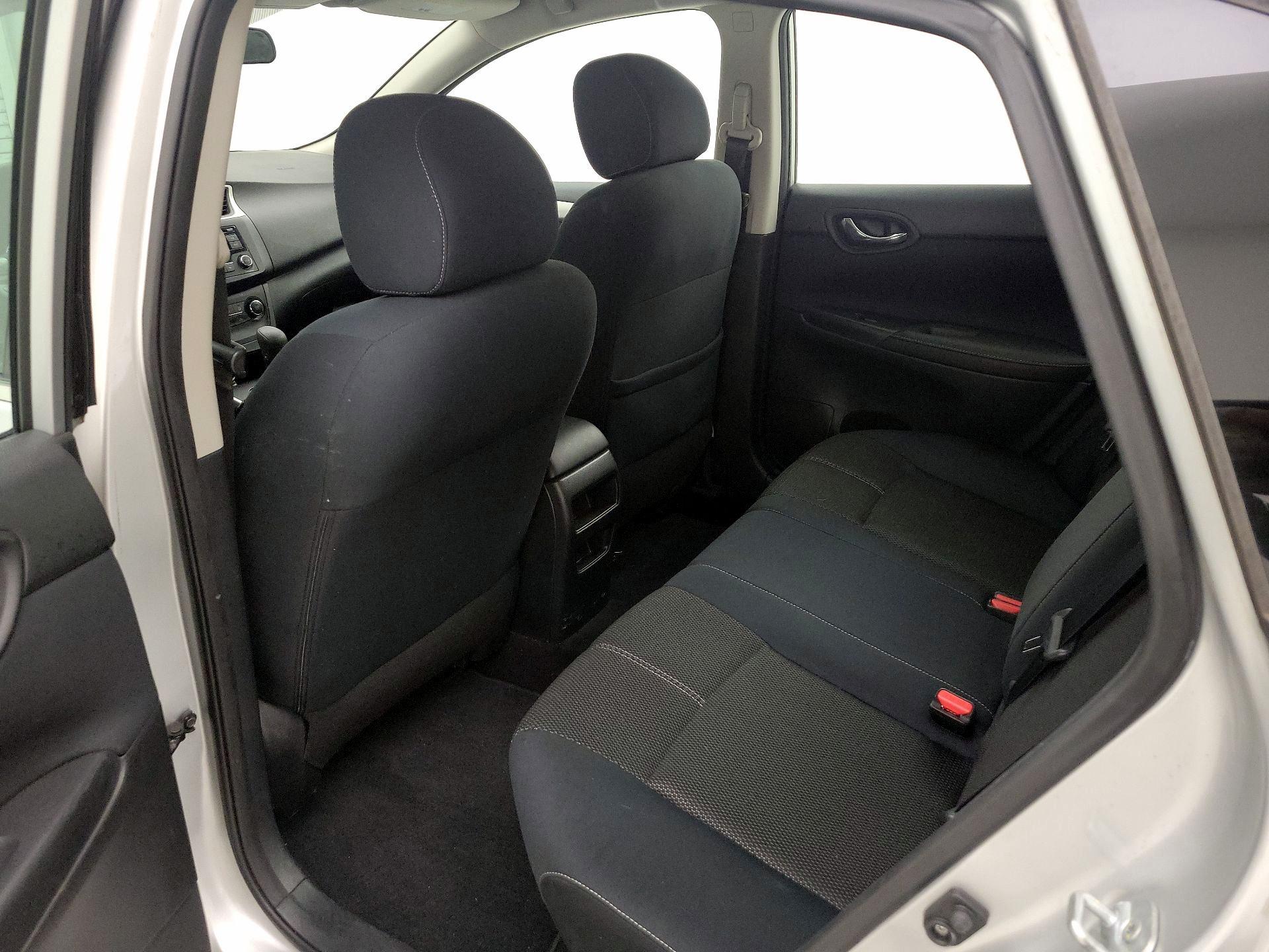 Thumbnail: 2016 Nissan Sentra - 18