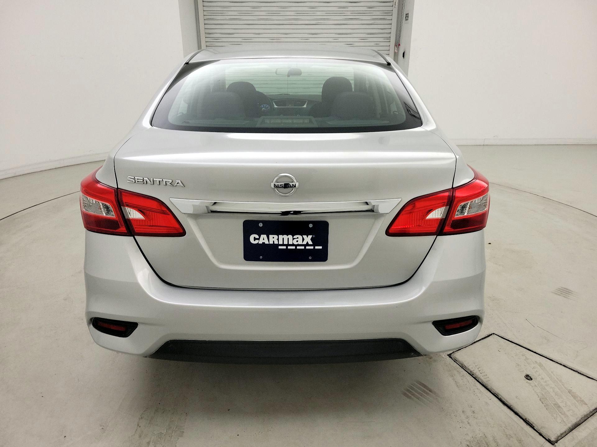 Thumbnail: 2016 Nissan Sentra - 19