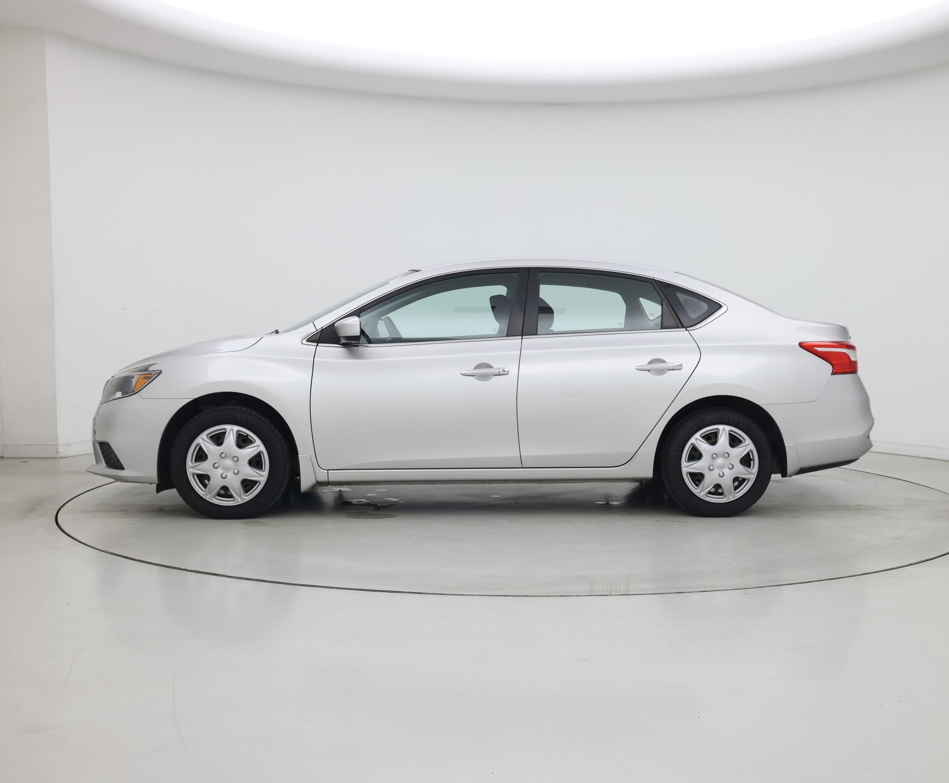 Thumbnail: 2016 Nissan Sentra - 3