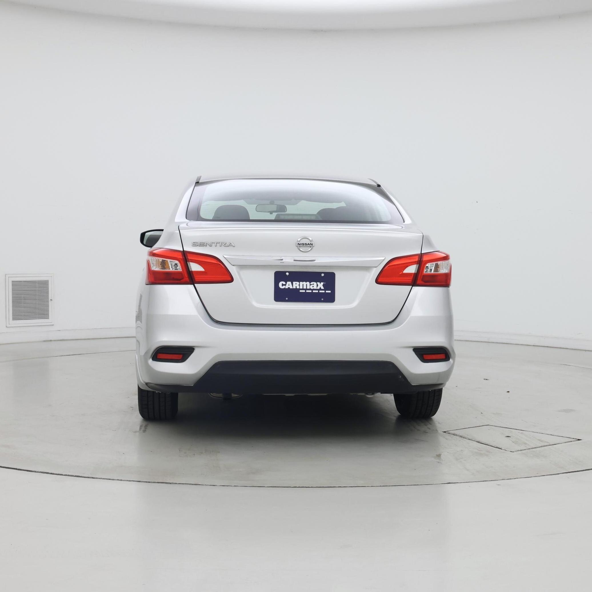 Thumbnail: 2016 Nissan Sentra - 6