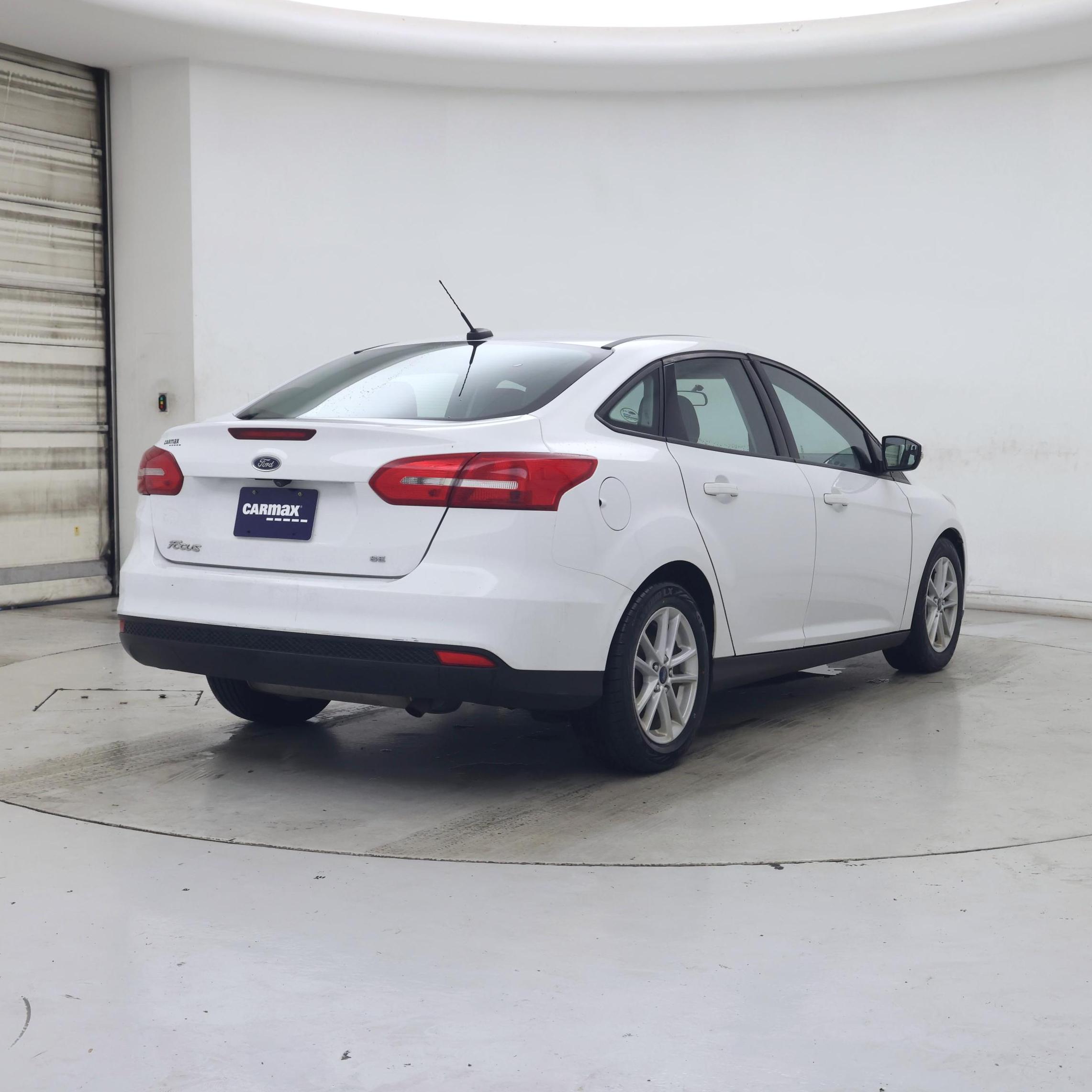 Thumbnail: 2017 Ford Focus - 8