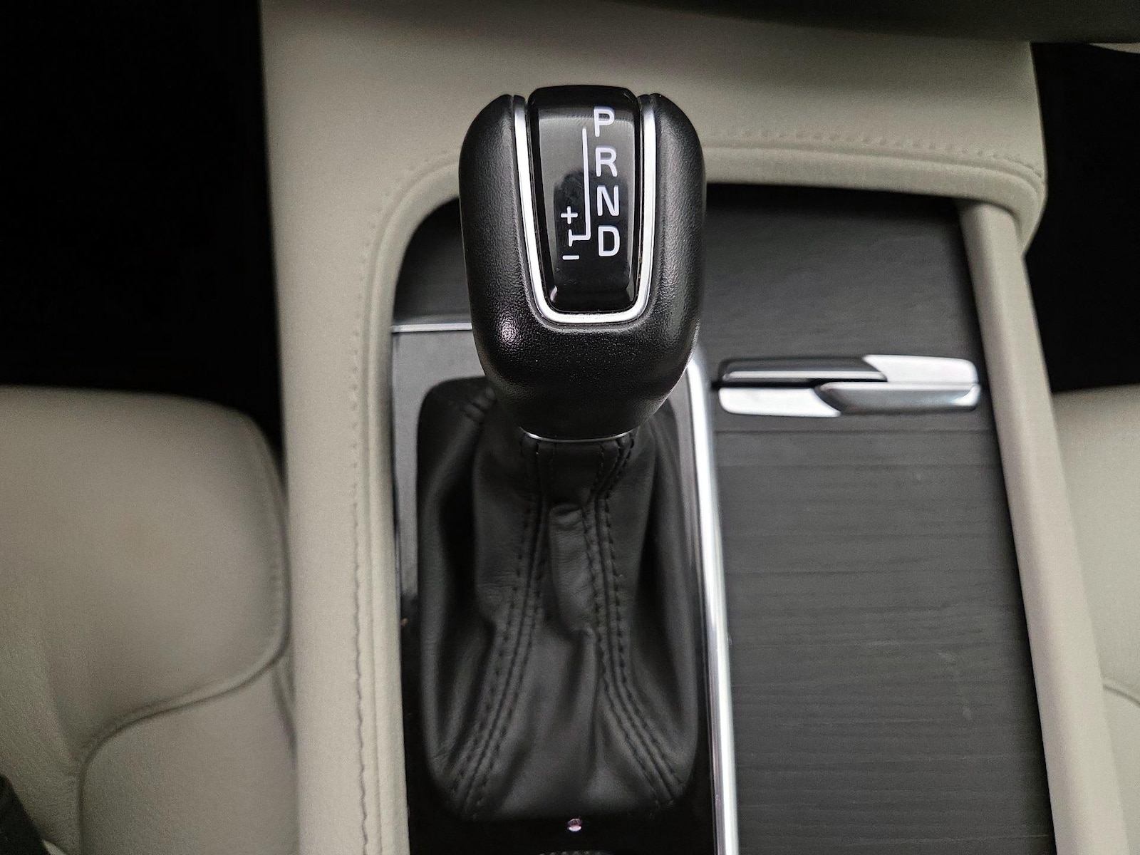 2020 Volvo XC90 Momentum - Photo 18