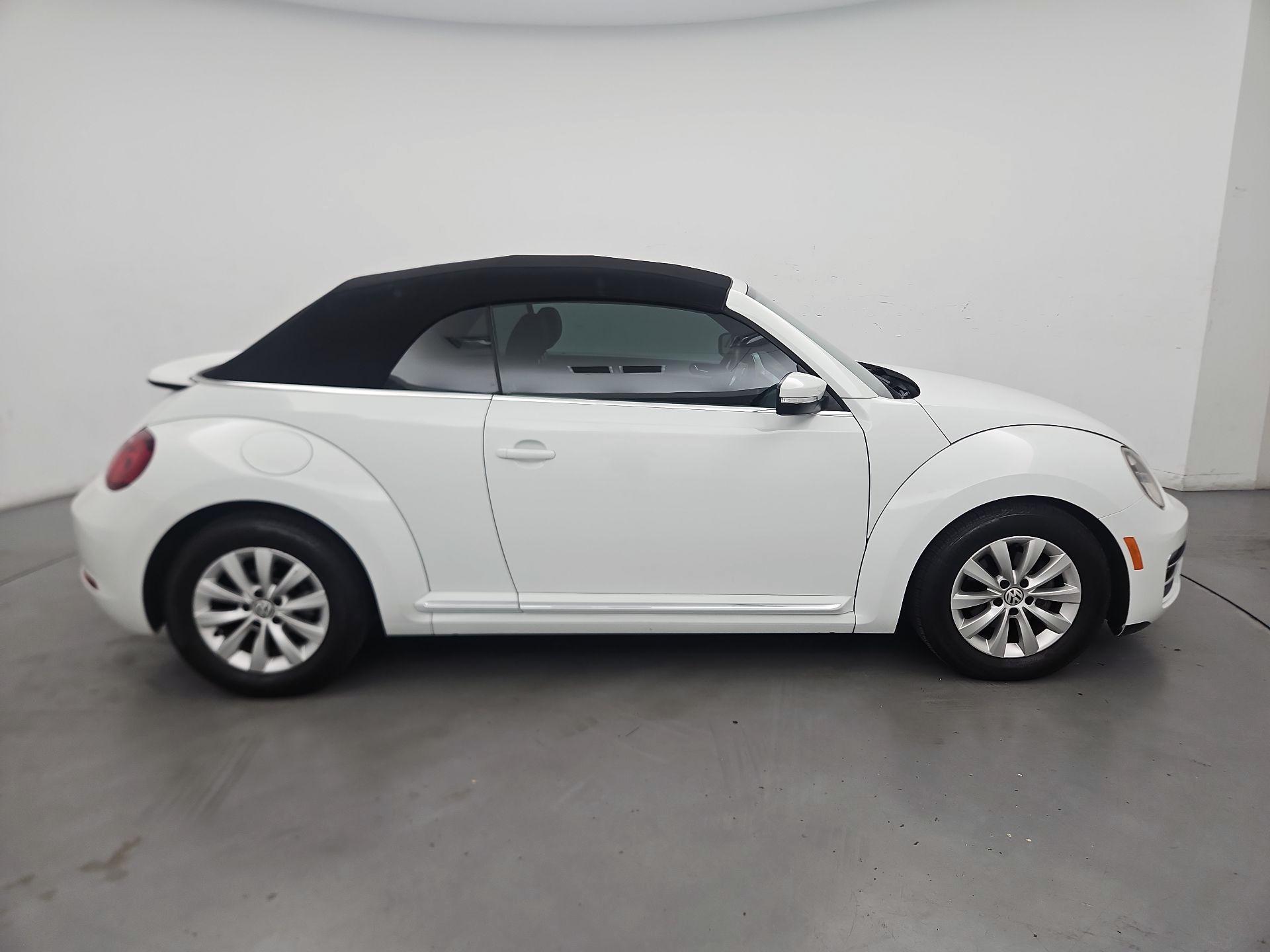 Thumbnail: 2019 Volkswagen Beetle - 4