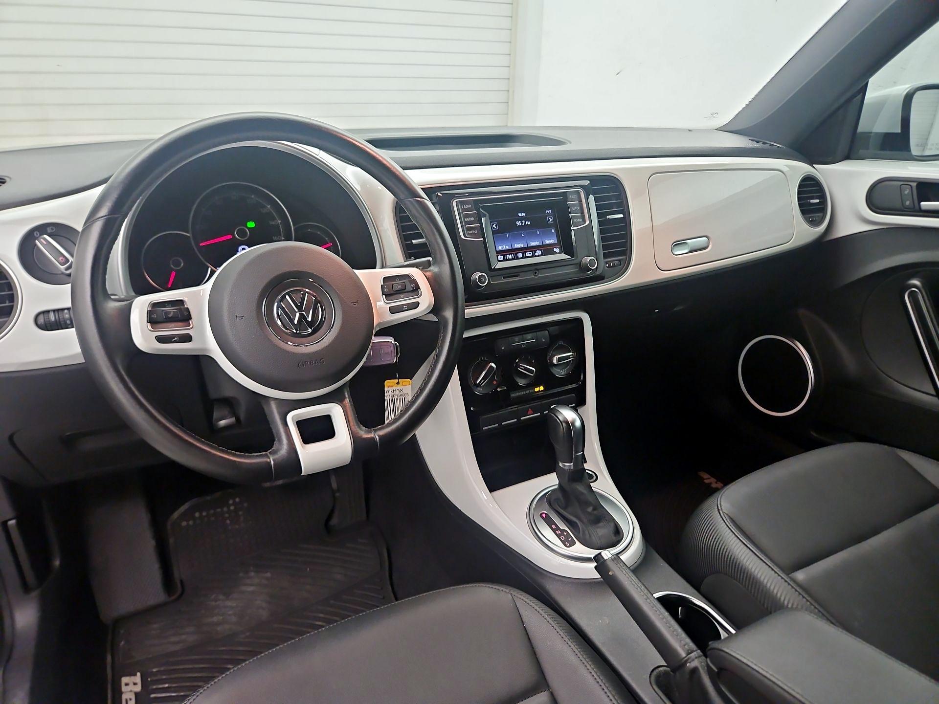 Thumbnail: 2019 Volkswagen Beetle - 8