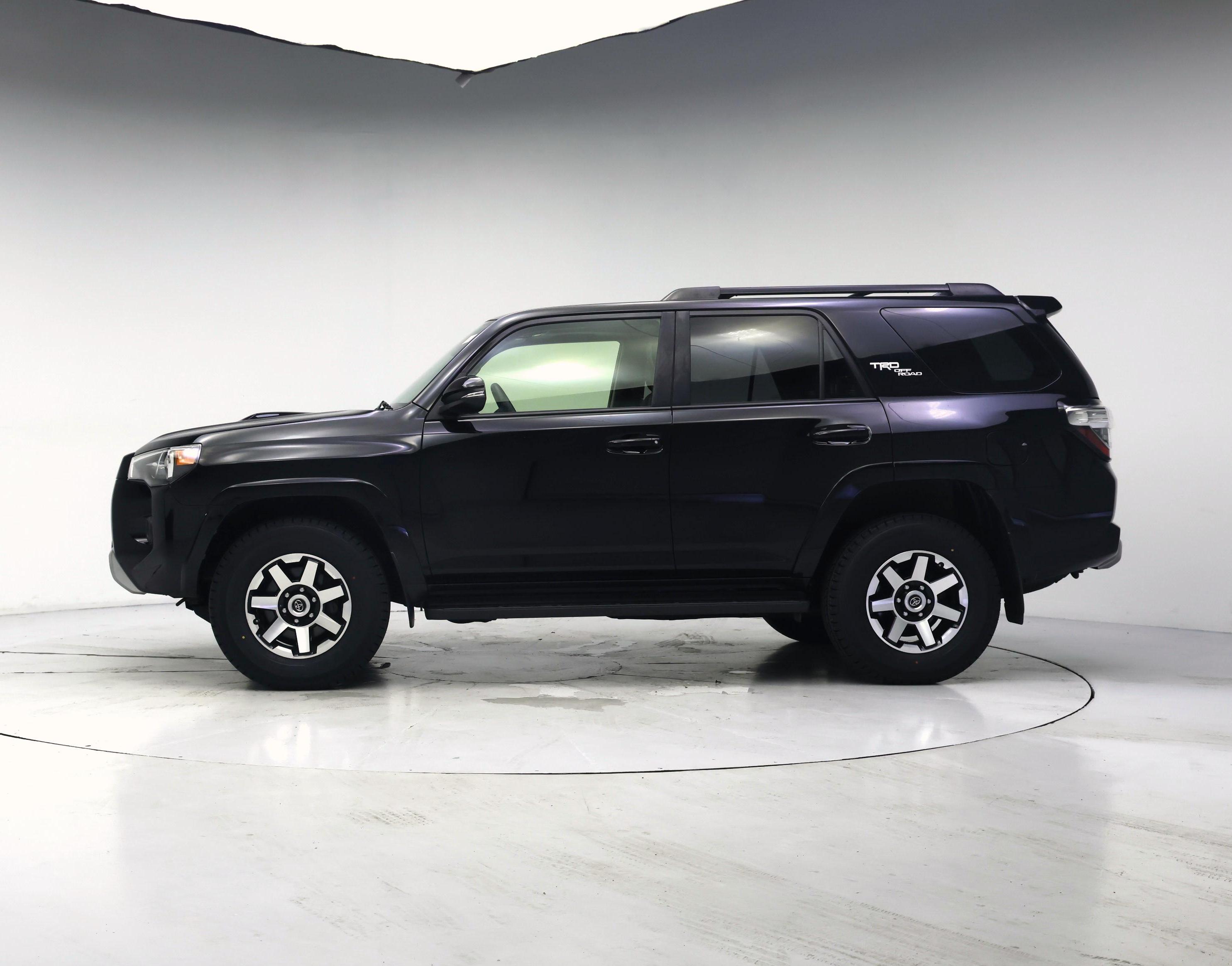 Thumbnail: 2021 Toyota 4Runner - 3