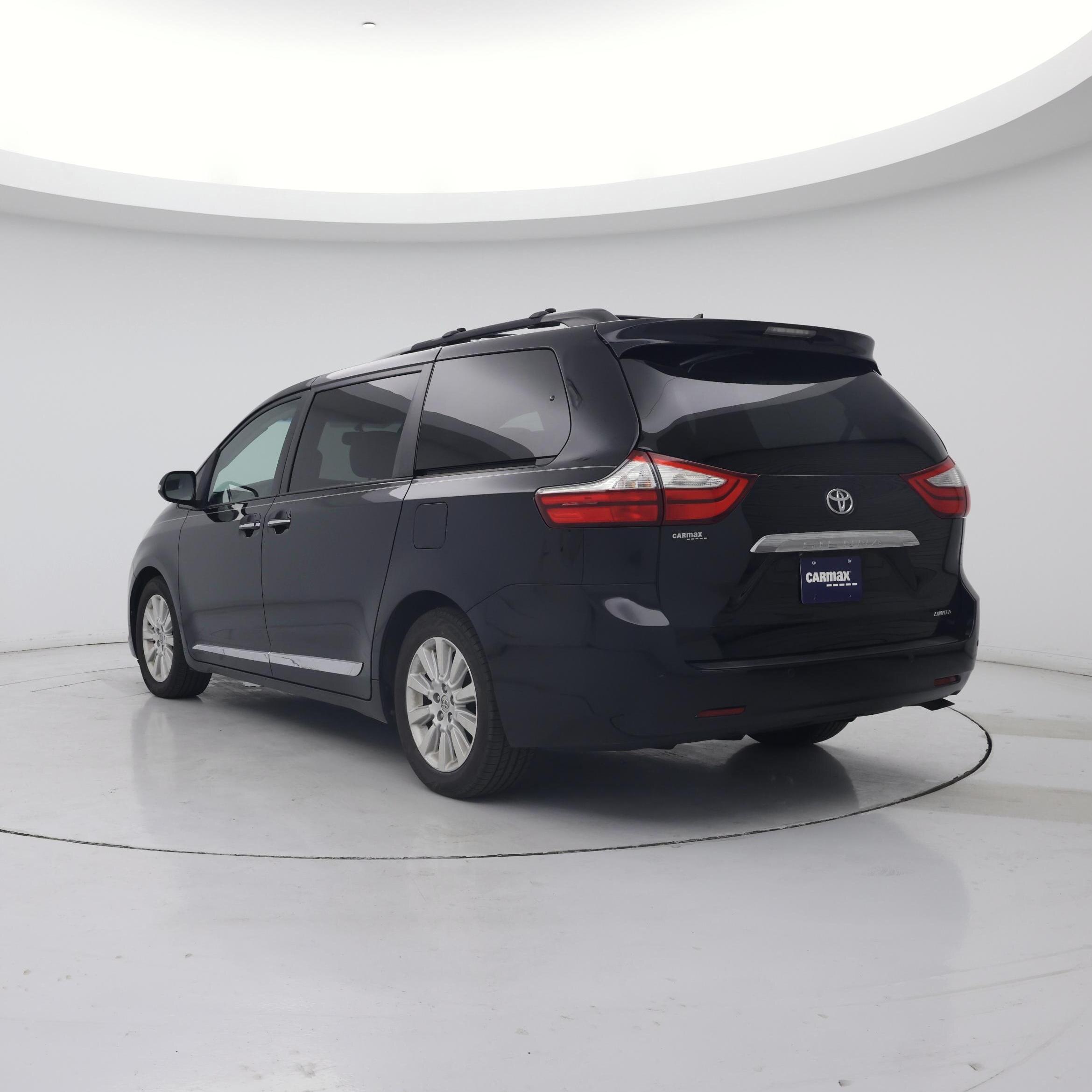 Thumbnail: 2015 Toyota Sienna - 2