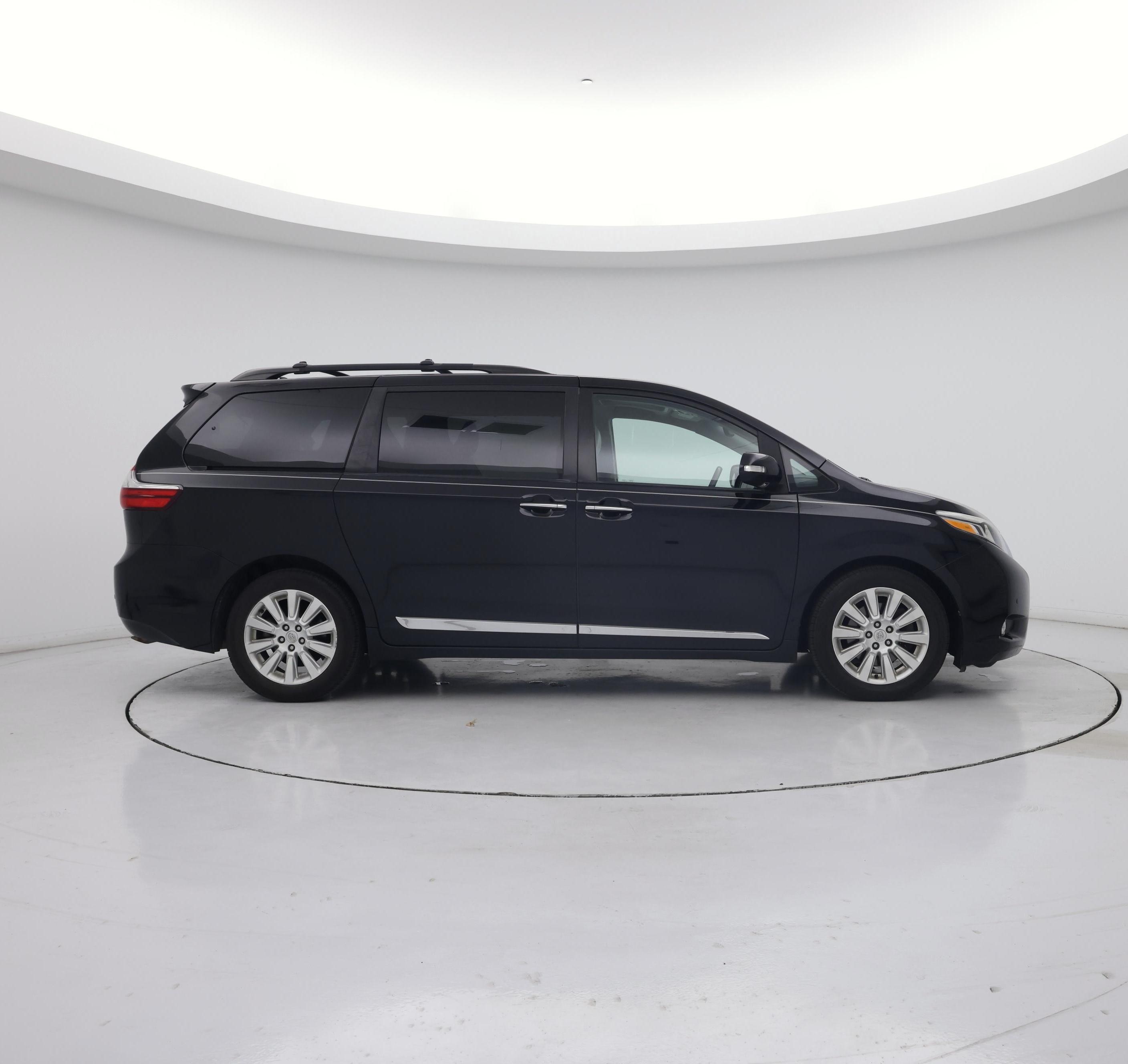 Thumbnail: 2015 Toyota Sienna - 7