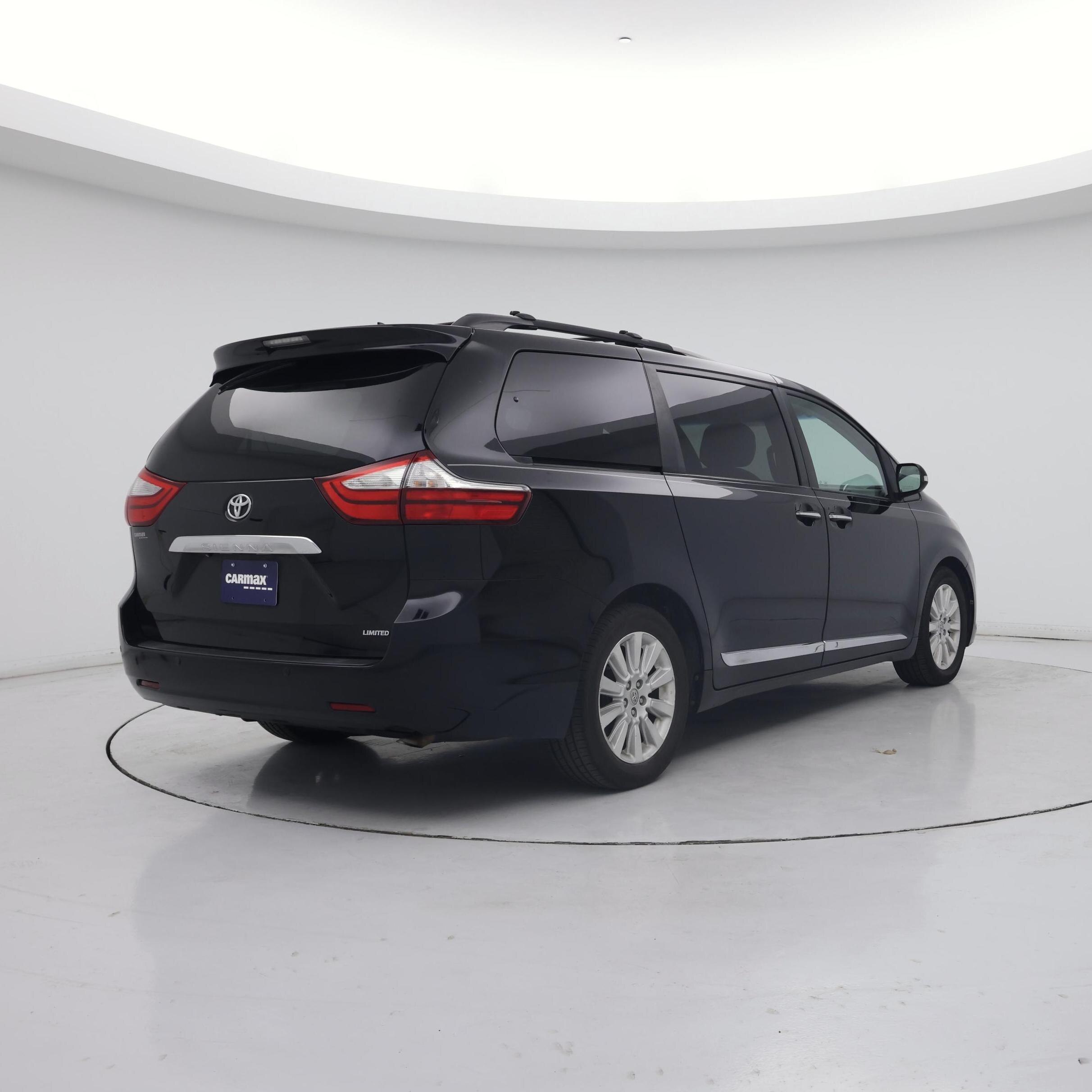 Thumbnail: 2015 Toyota Sienna - 8
