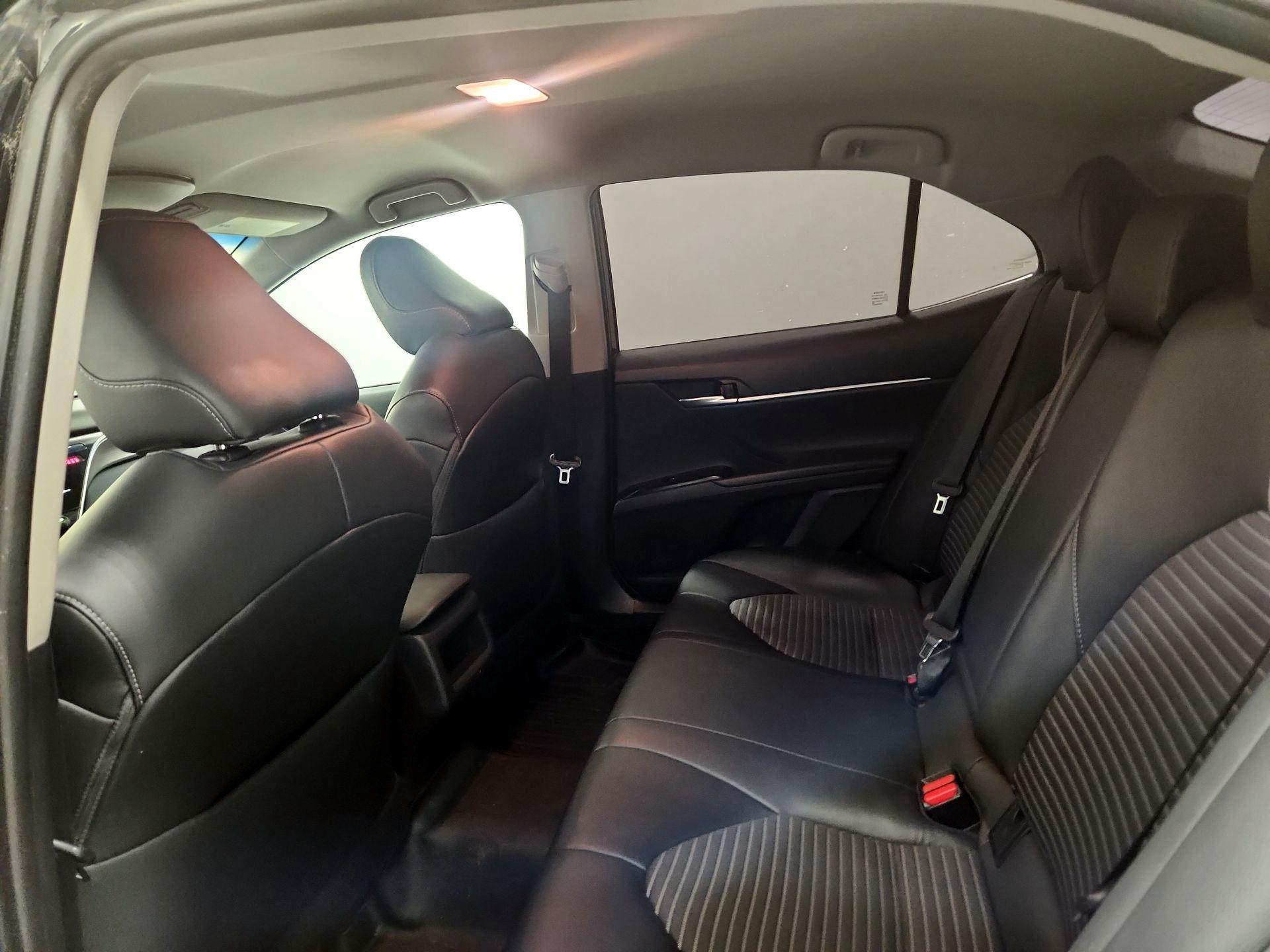 Thumbnail: 2018 Toyota Camry - 18