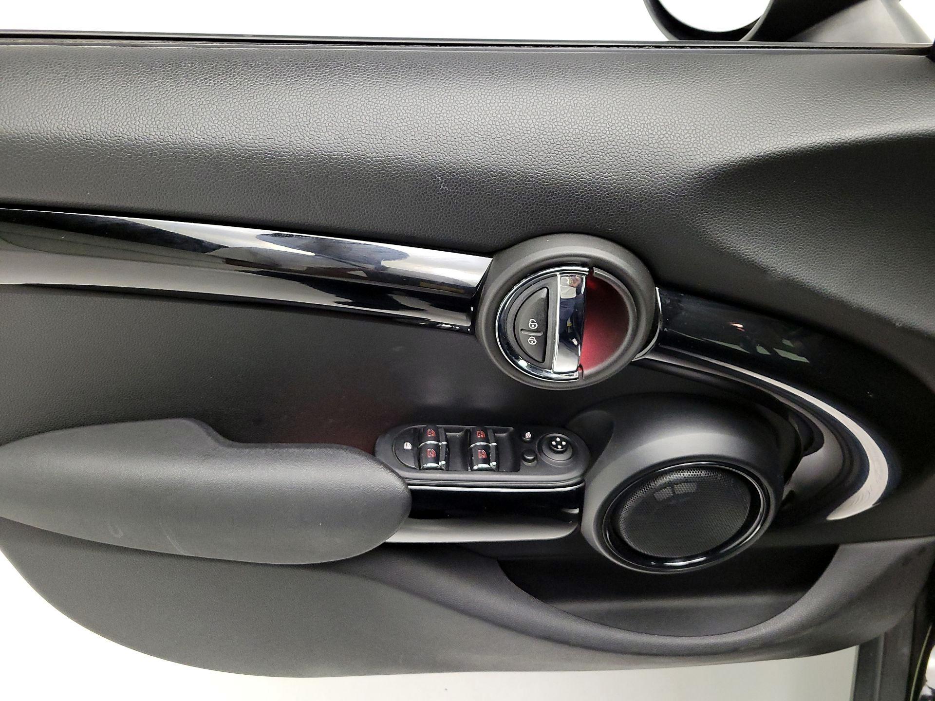 Thumbnail: 2019 MINI Cooper Hardtop - 12