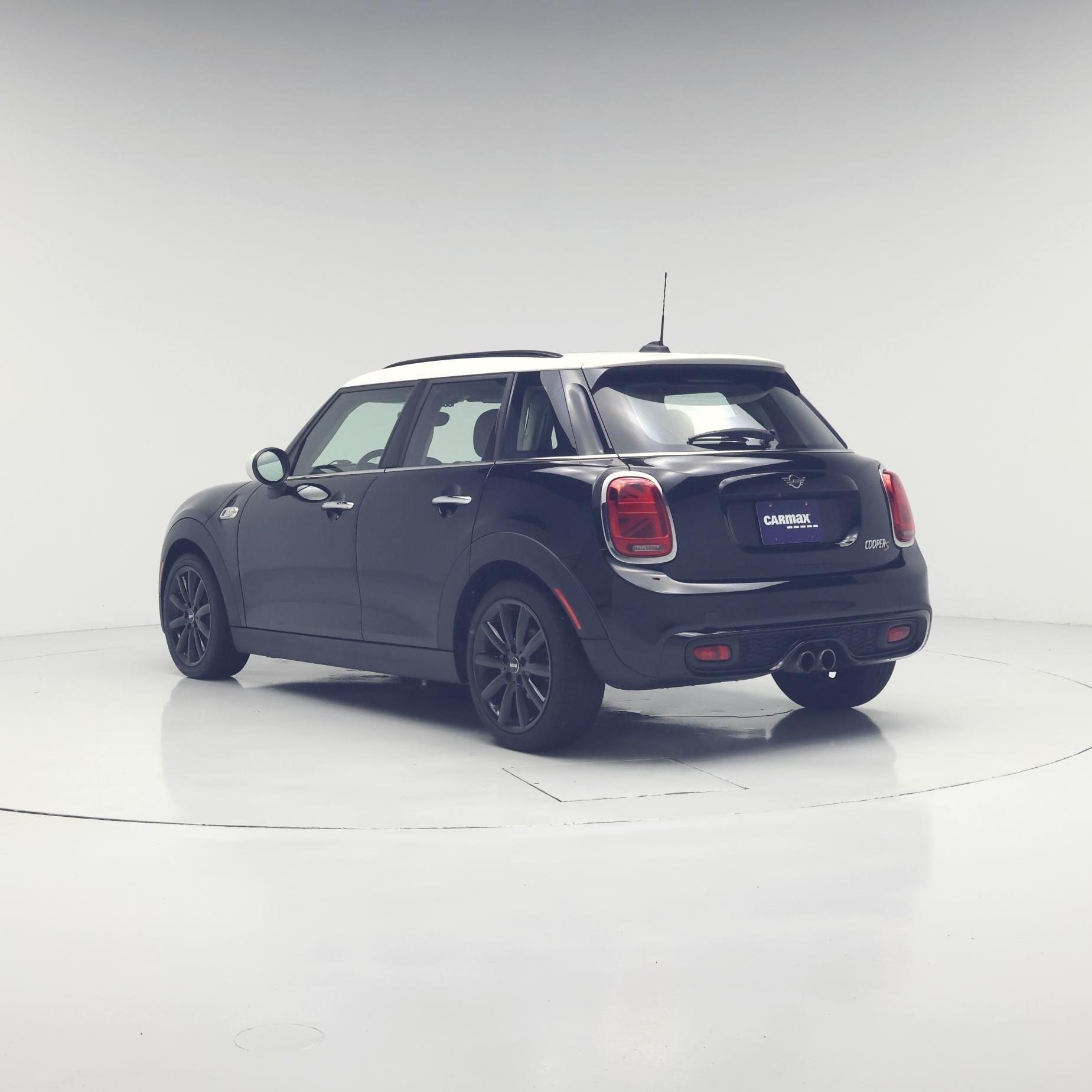 Thumbnail: 2019 MINI Cooper Hardtop - 2