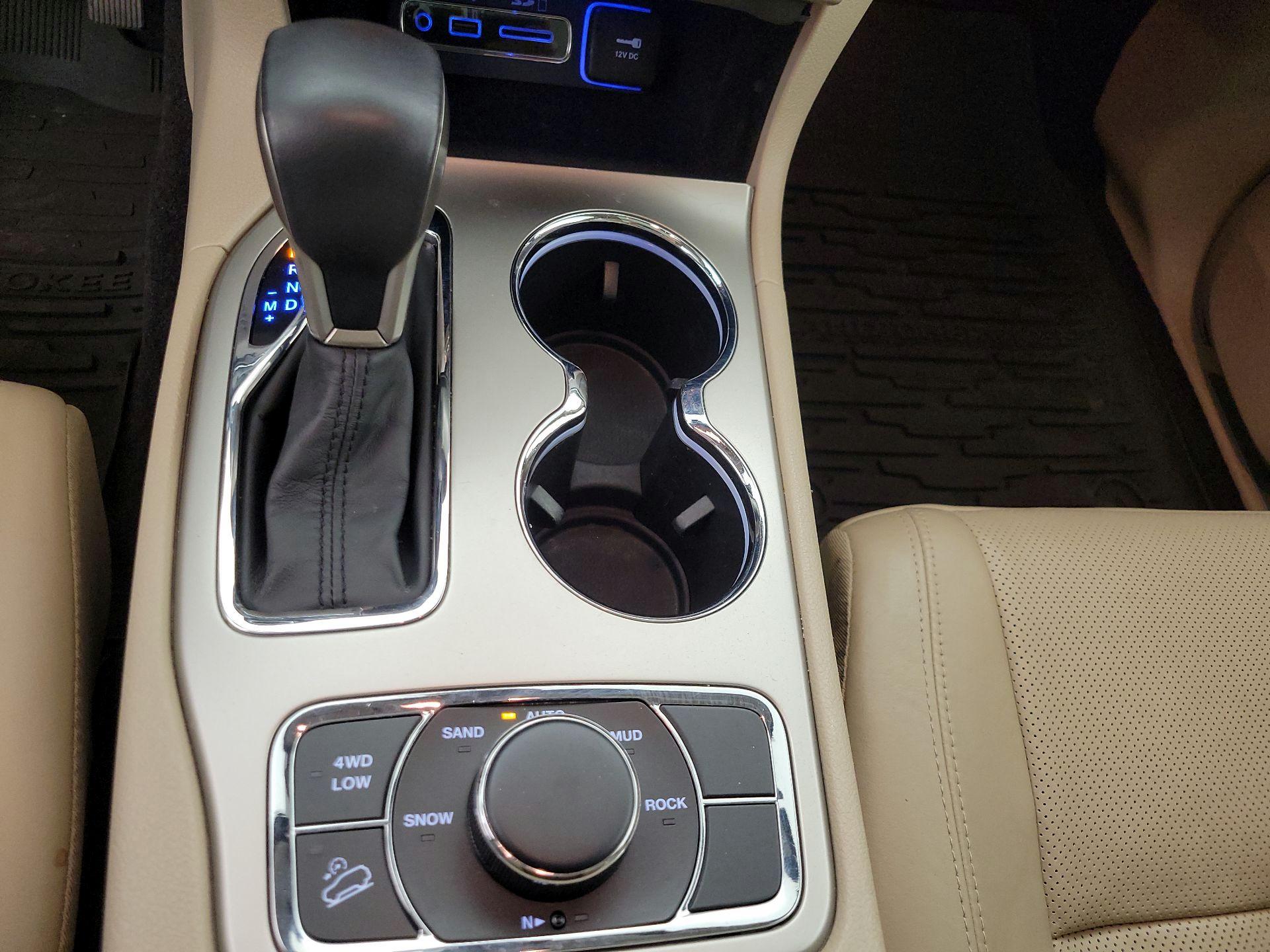 Thumbnail: 2017 Jeep Grand Cherokee - 18