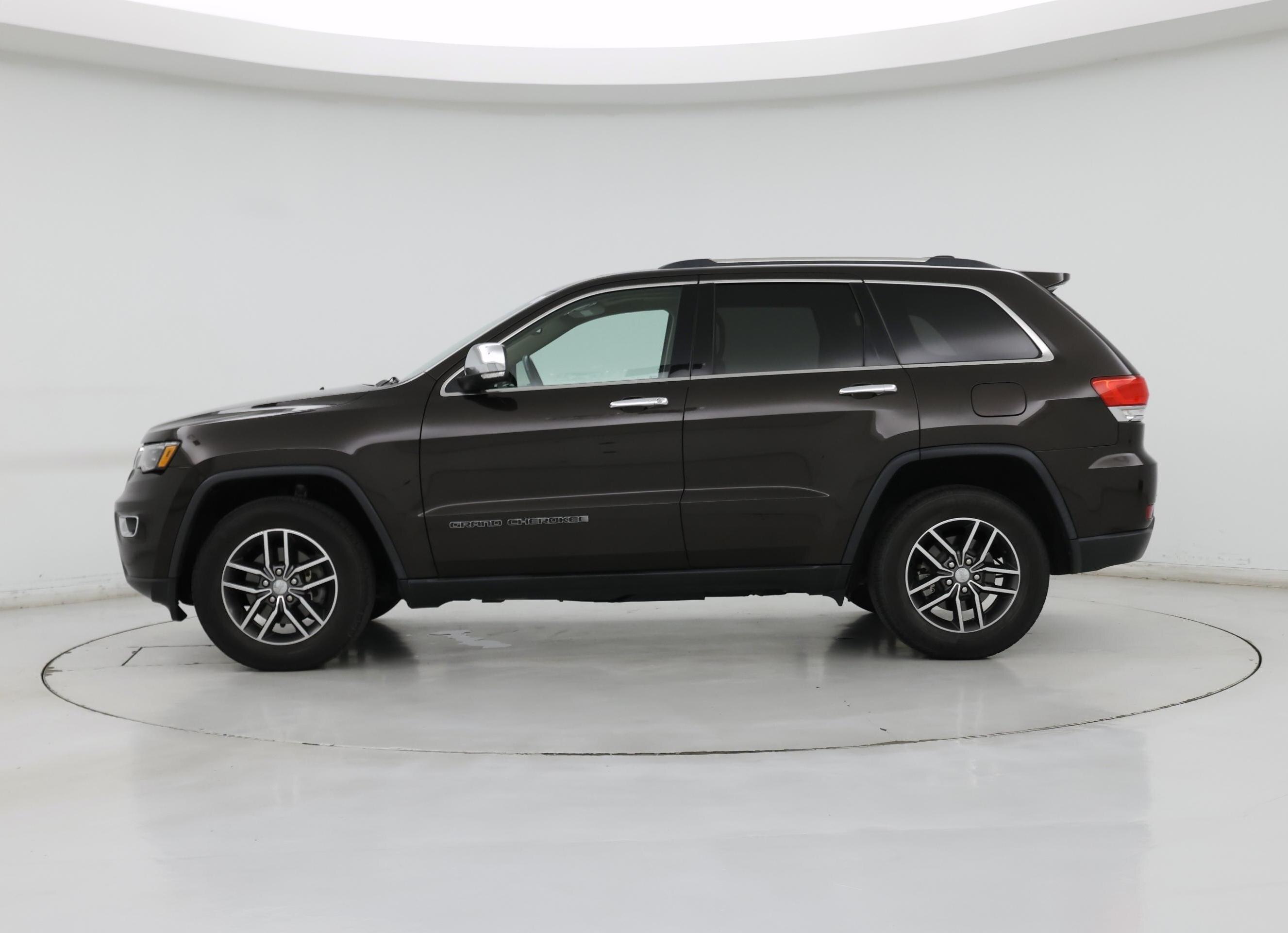 Thumbnail: 2017 Jeep Grand Cherokee - 3