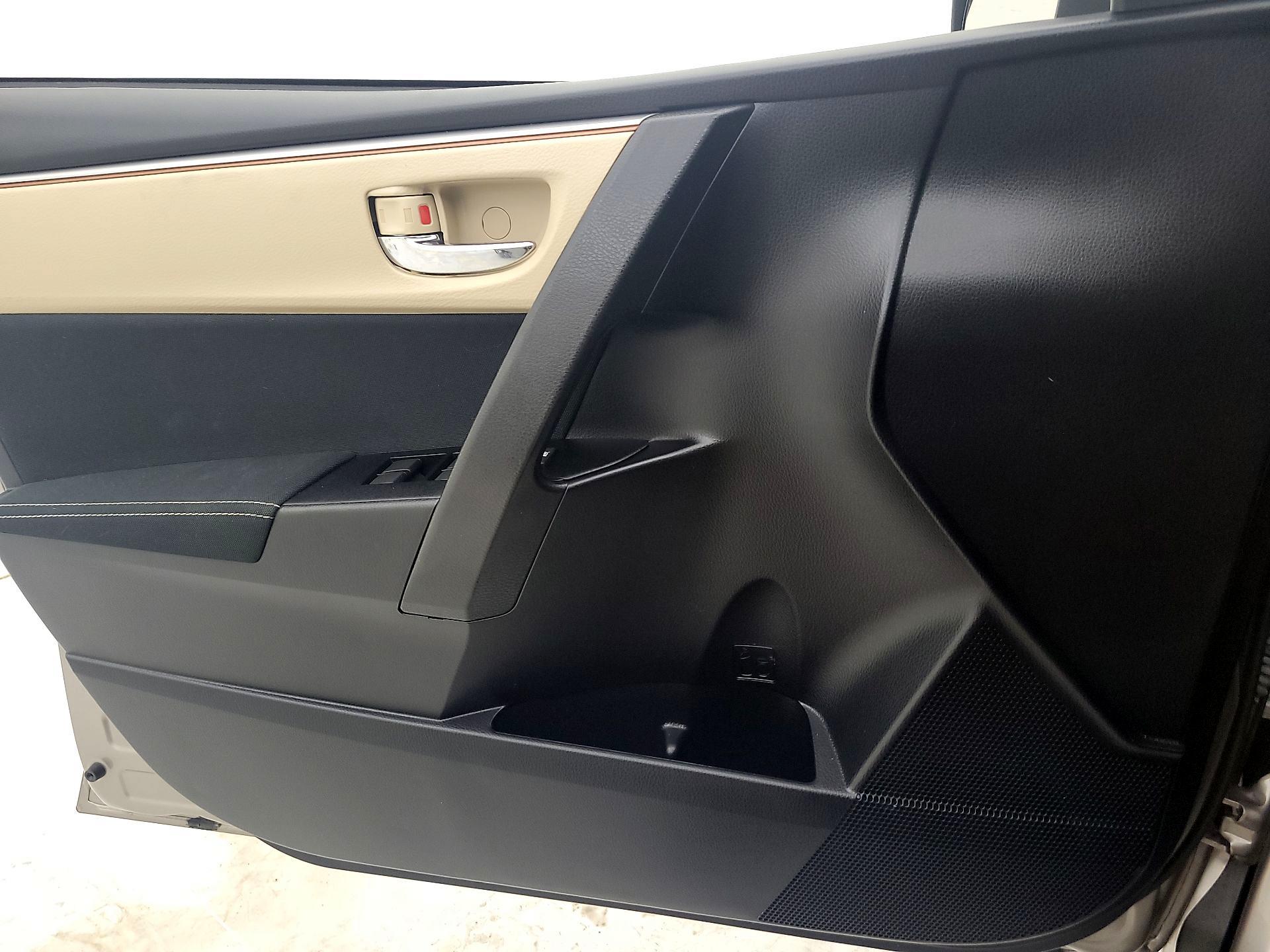 Thumbnail: 2014 Toyota Corolla - 12