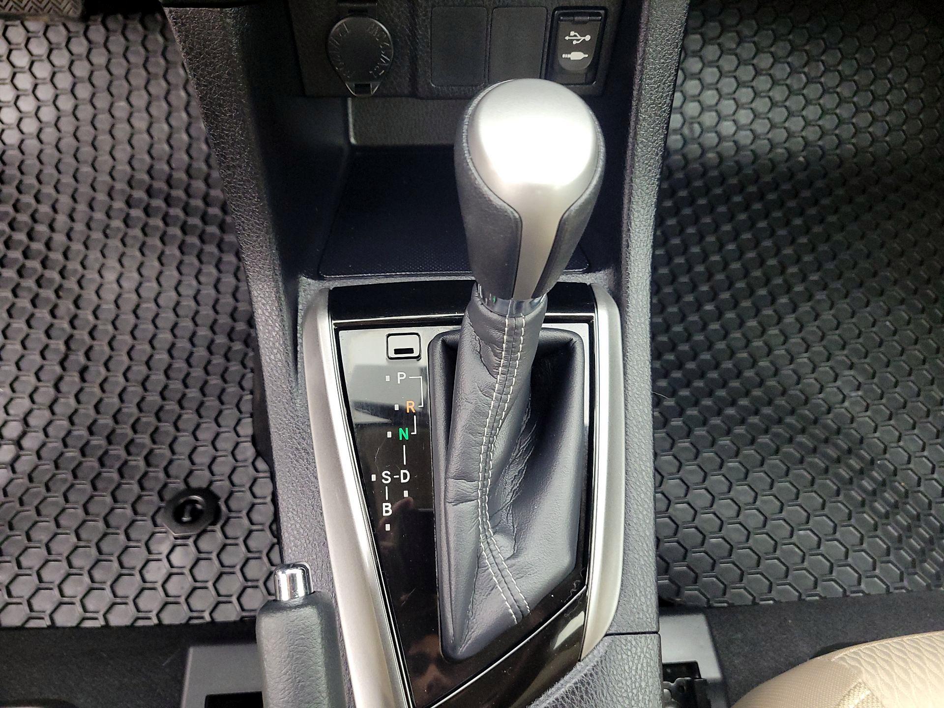 Thumbnail: 2014 Toyota Corolla - 17