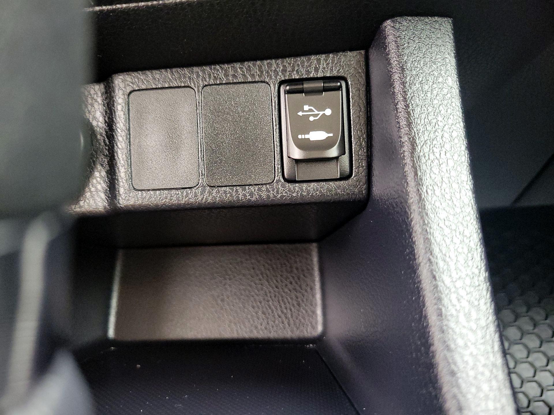 Thumbnail: 2014 Toyota Corolla - 18