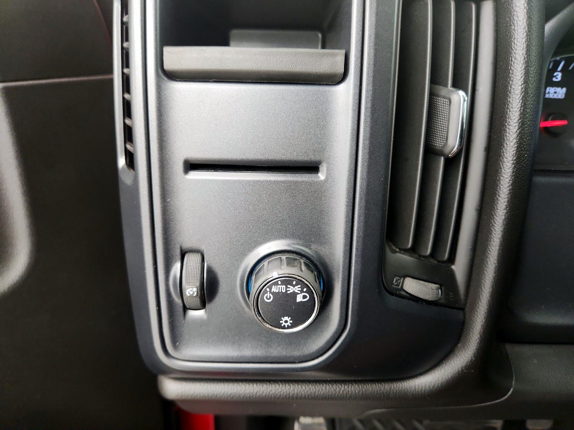 Thumbnail: 2016 Chevrolet Silverado 1500 - 11