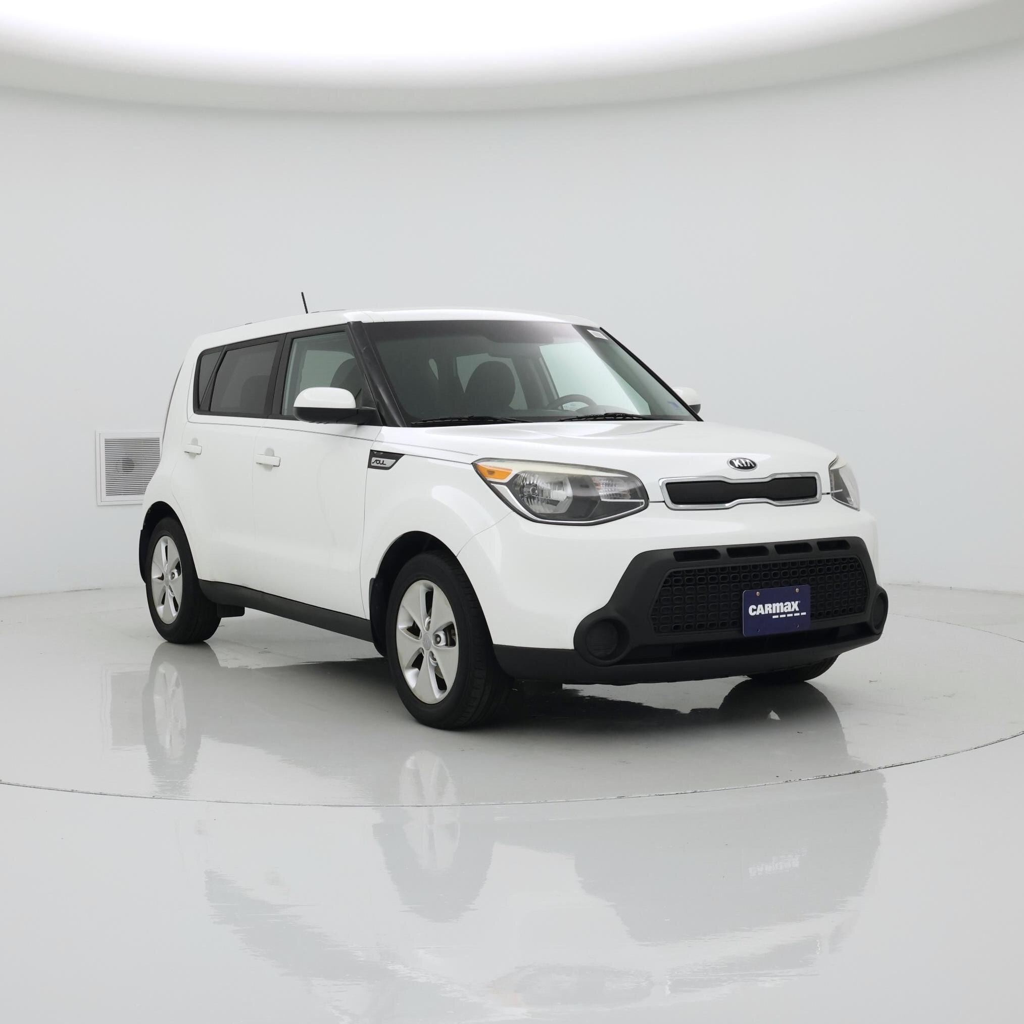 White 2016 Kia Soul Wagon  Automatic