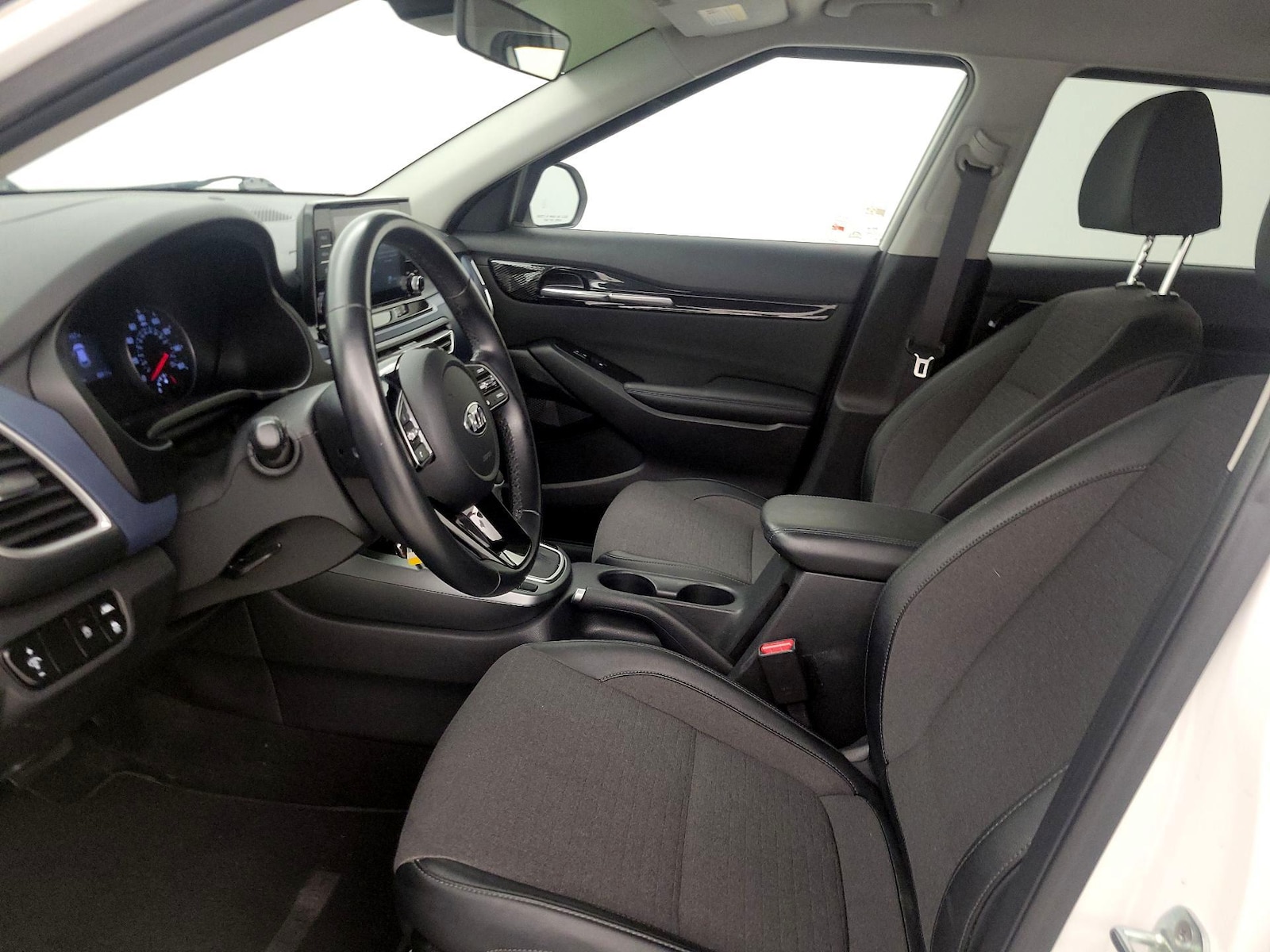 2021 Kia Seltos S - Photo 12