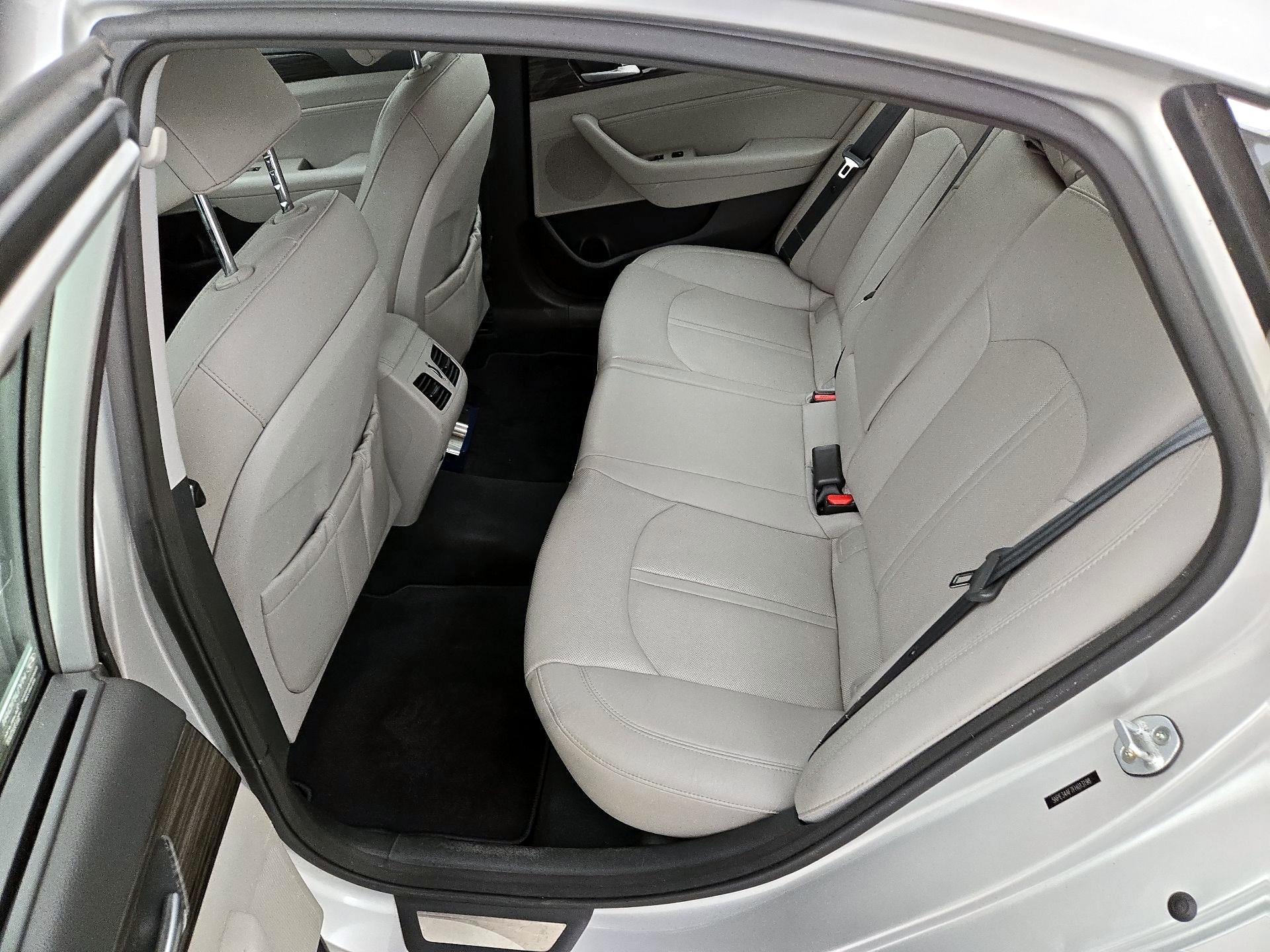 Thumbnail: 2015 Hyundai Sonata - 19