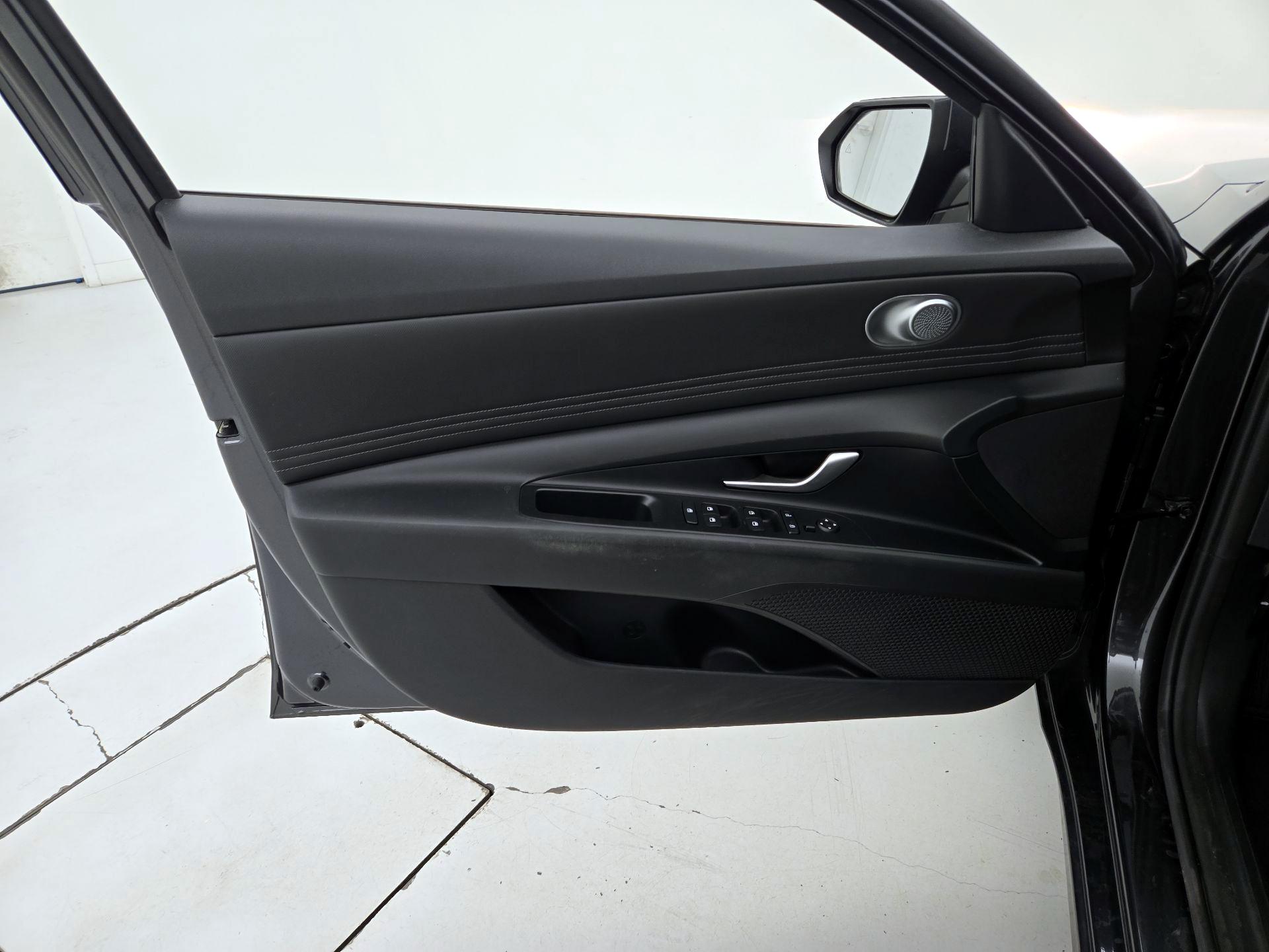 Thumbnail: 2021 Hyundai Elantra - 12